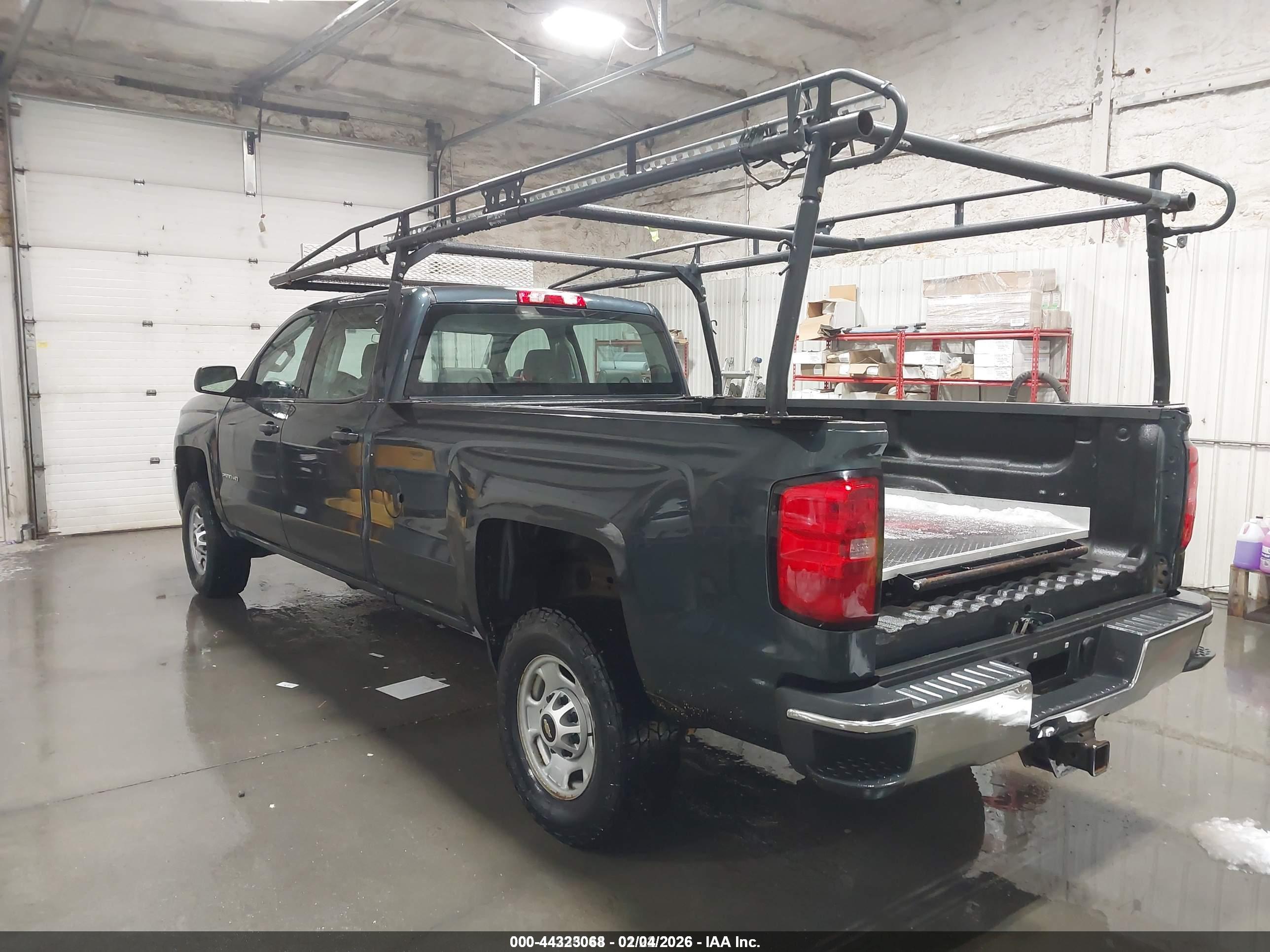 CHEVROLET SILVERADO image 3