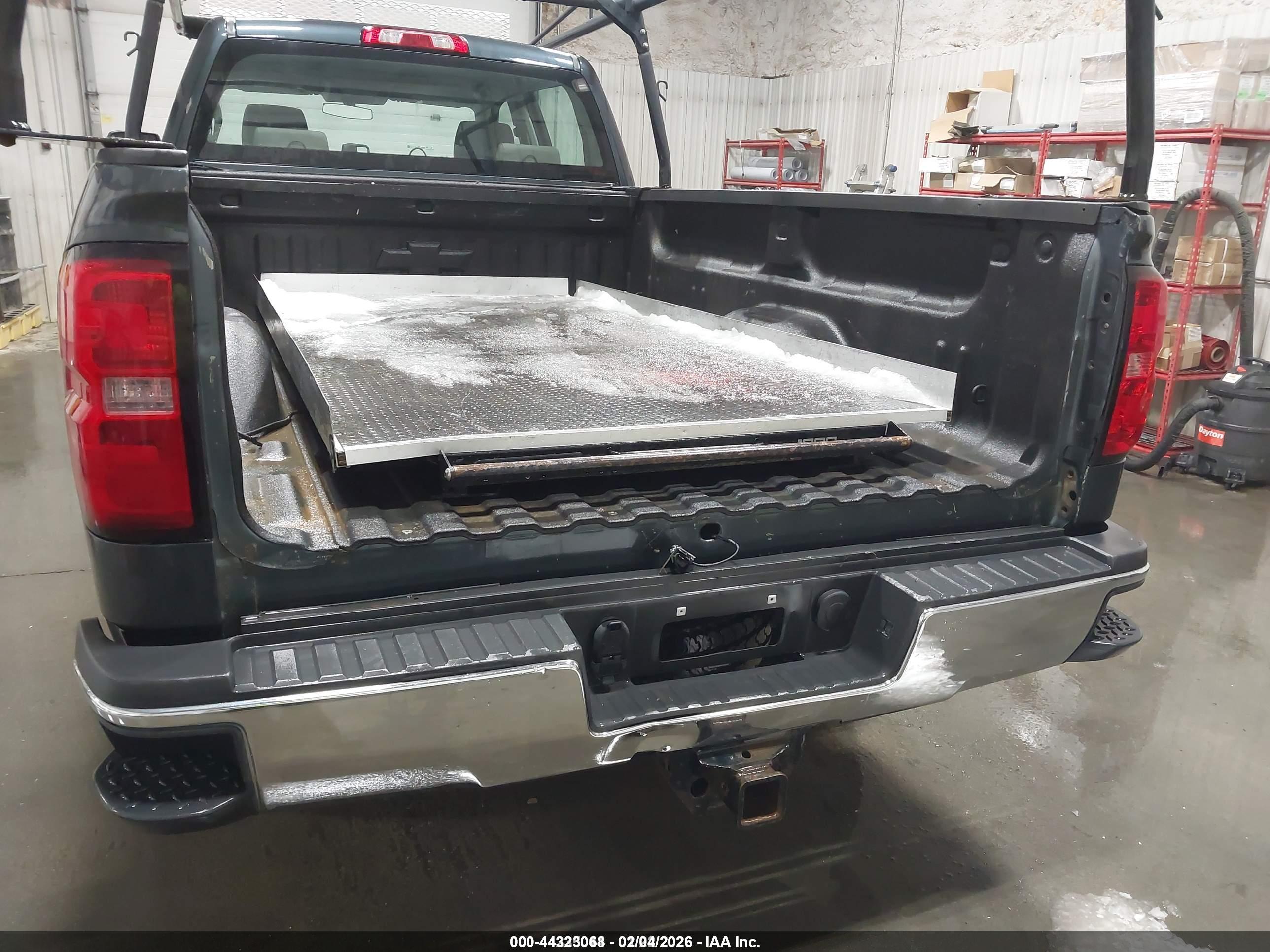CHEVROLET SILVERADO image 6