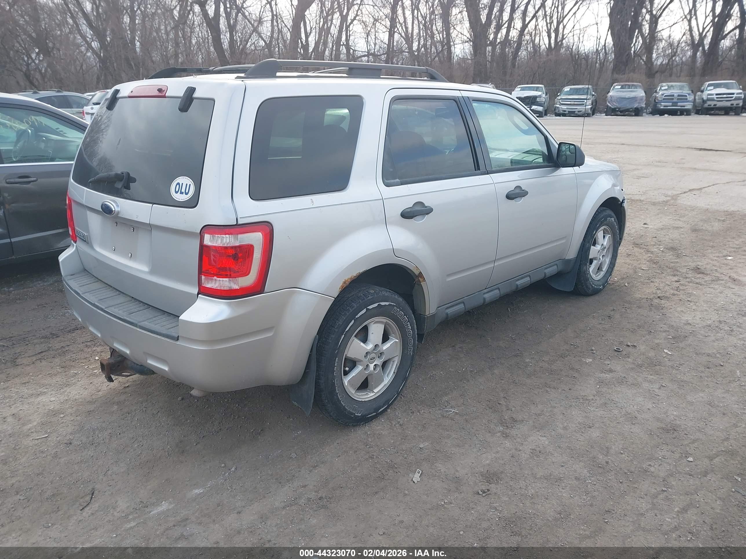 FORD ESCAPE image 4