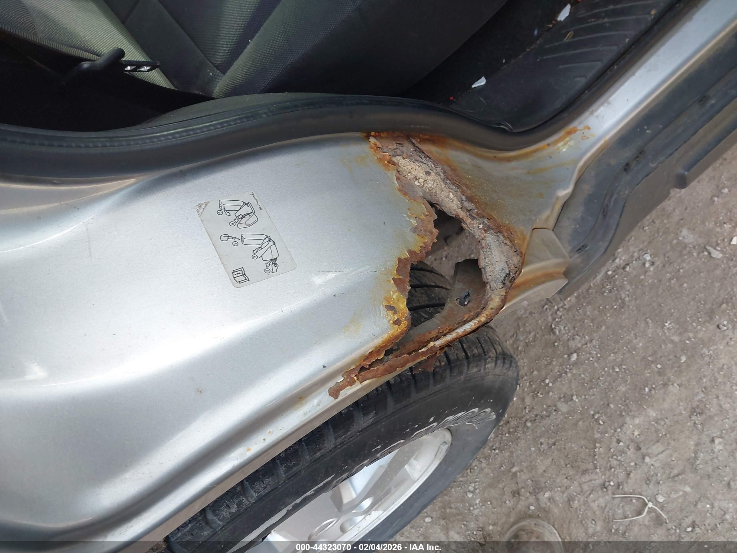 FORD ESCAPE image 6
