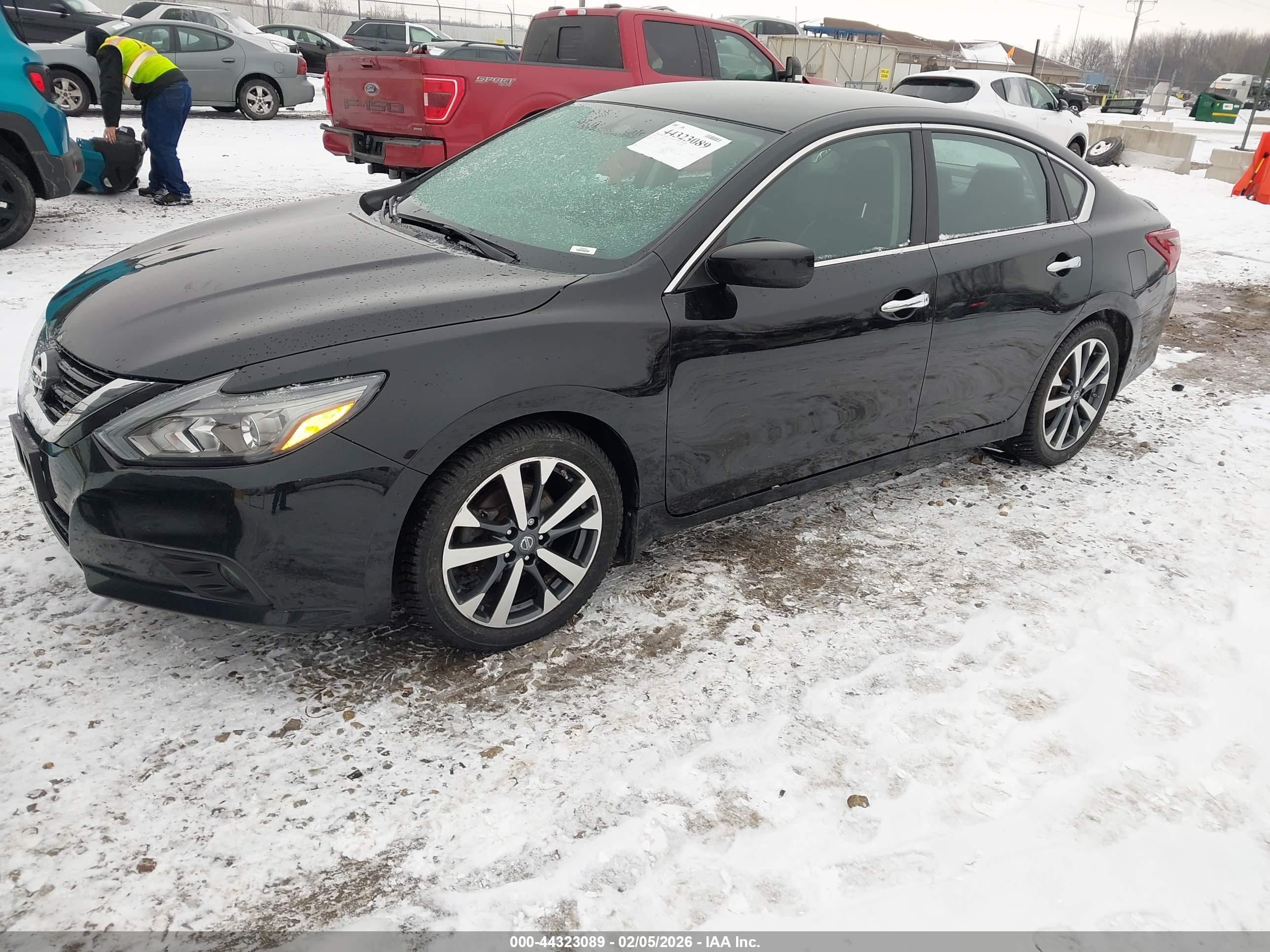 NISSAN ALTIMA image 2