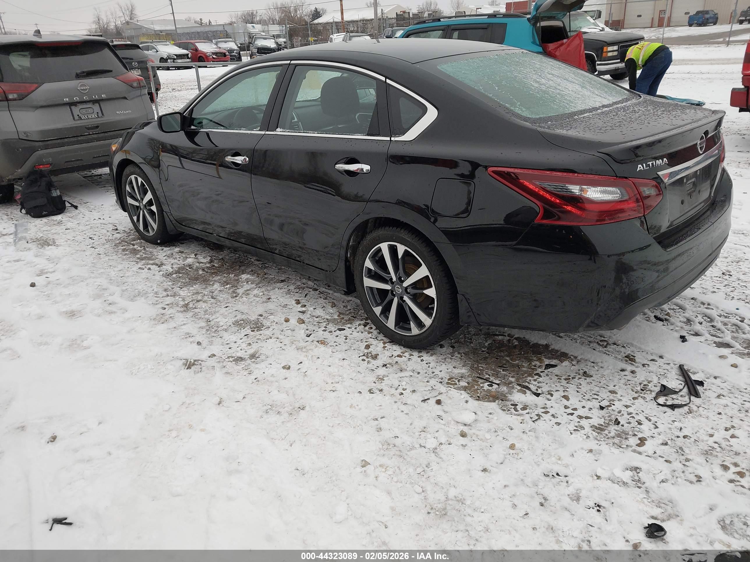 NISSAN ALTIMA image 3