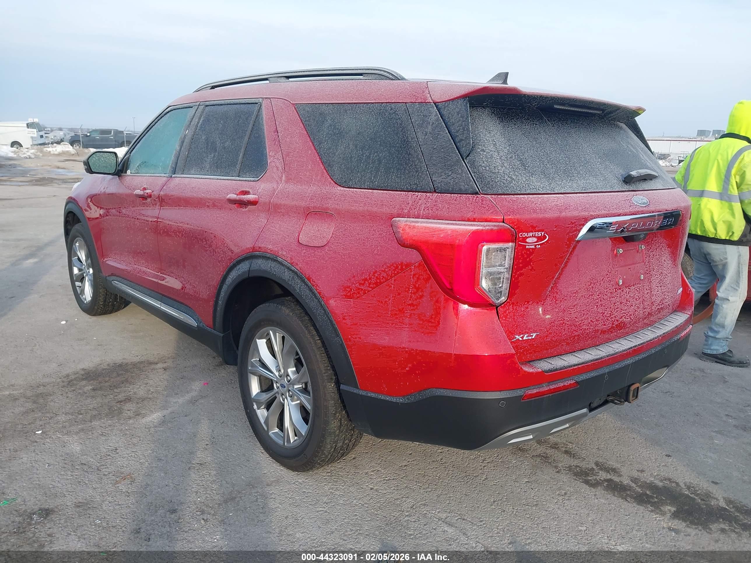 FORD EXPLORER image 3
