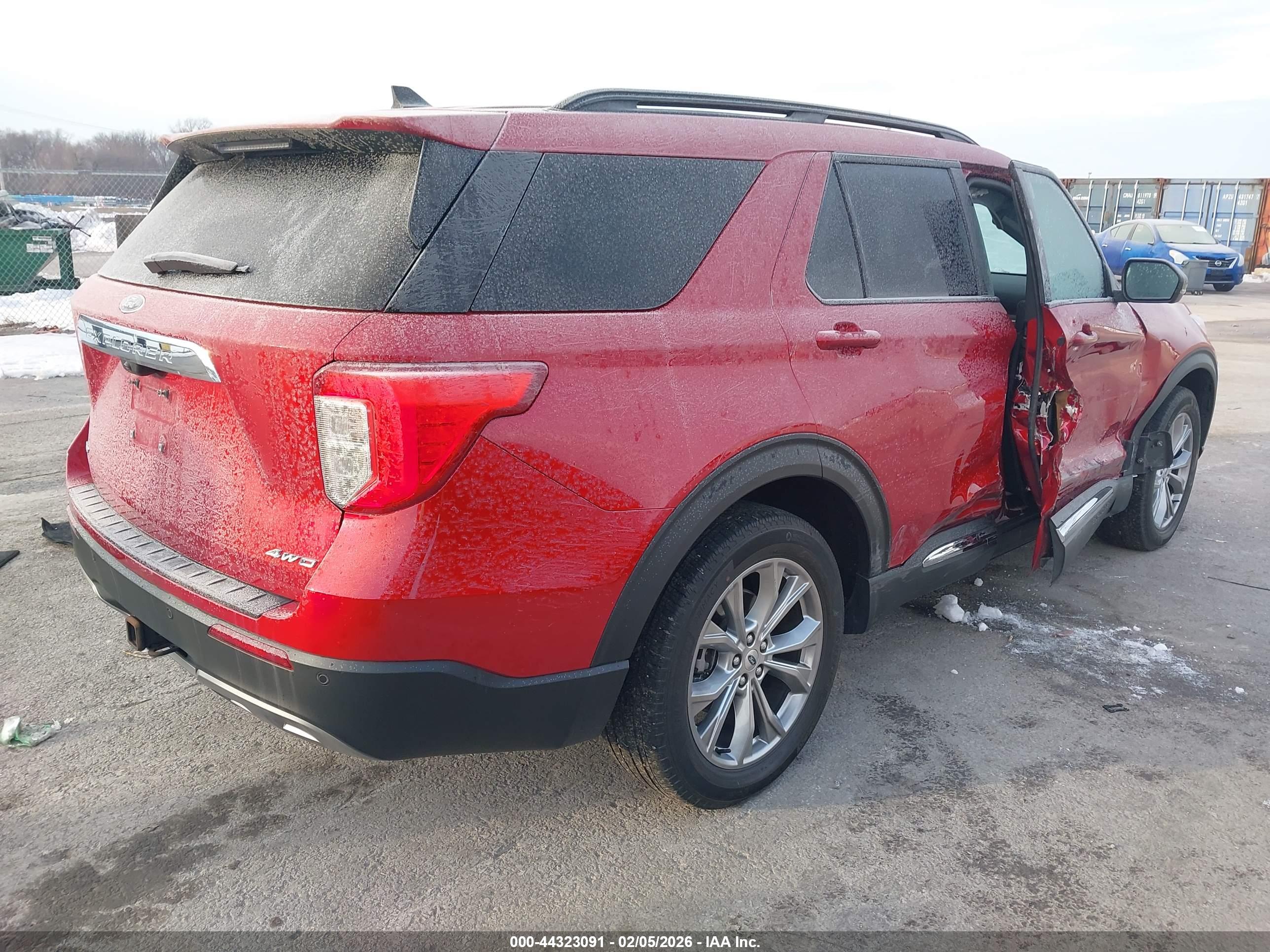 FORD EXPLORER image 4