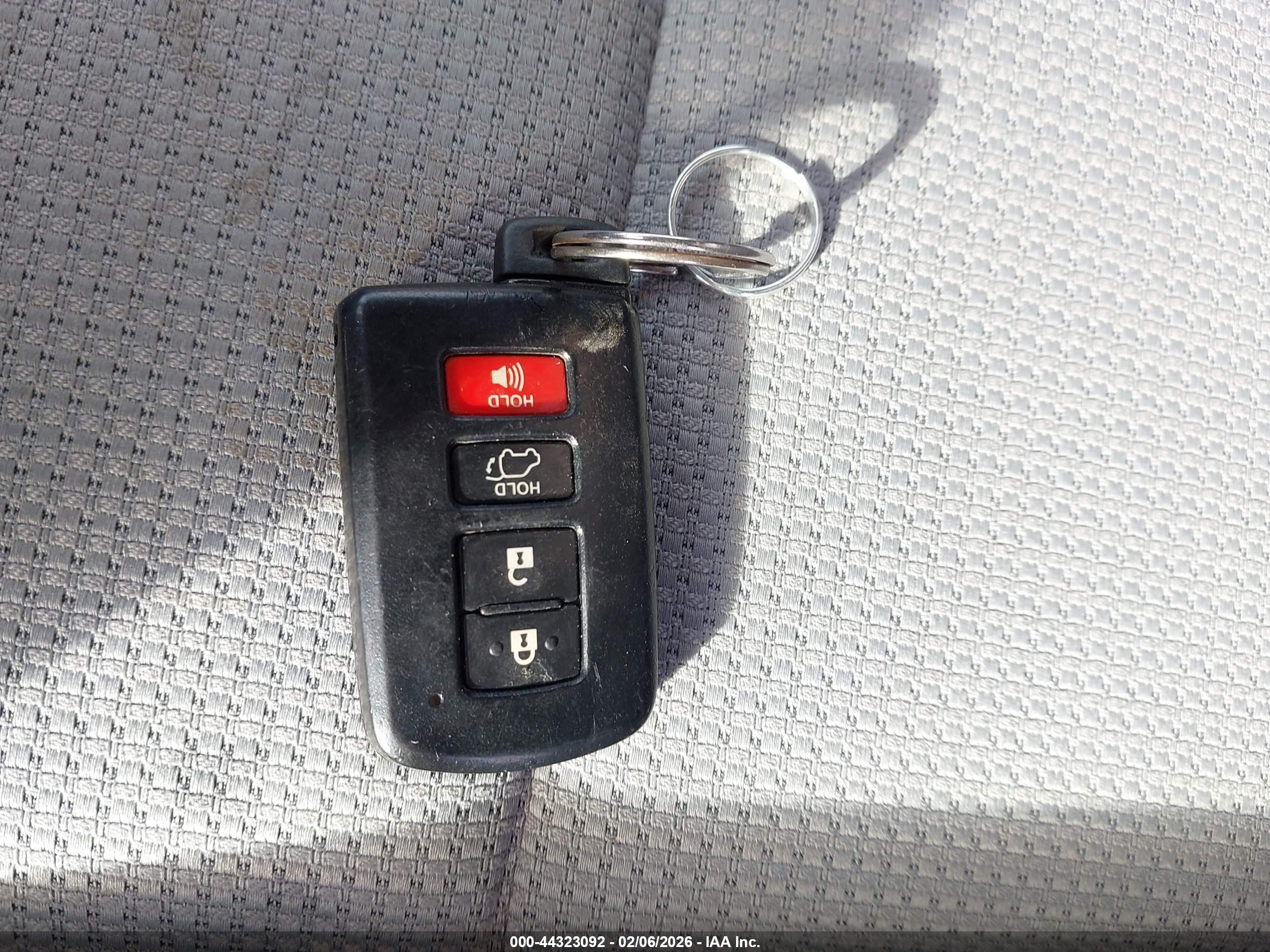 TOYOTA RAV4 image 11