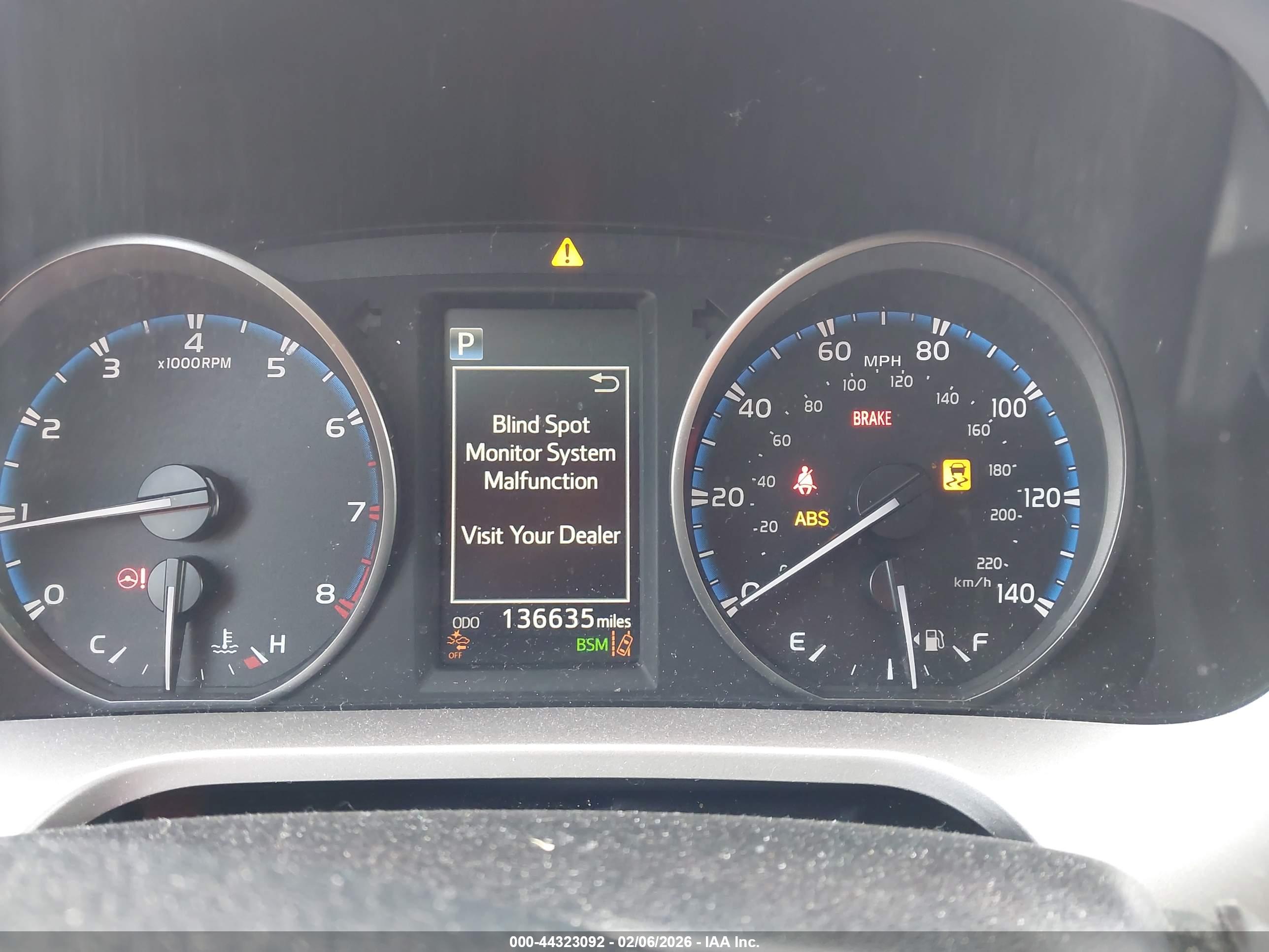TOYOTA RAV4 image 7