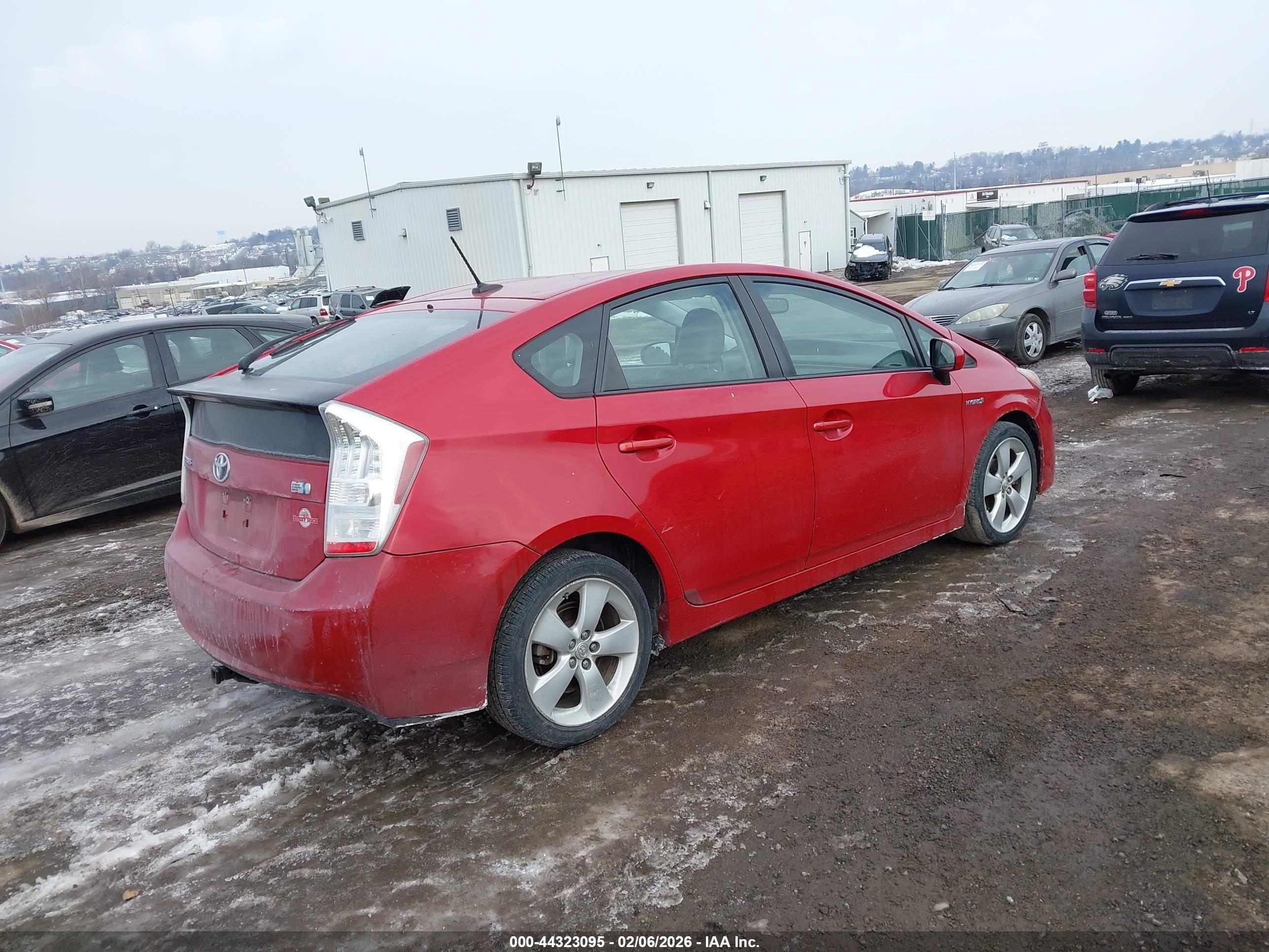 TOYOTA PRIUS image 4