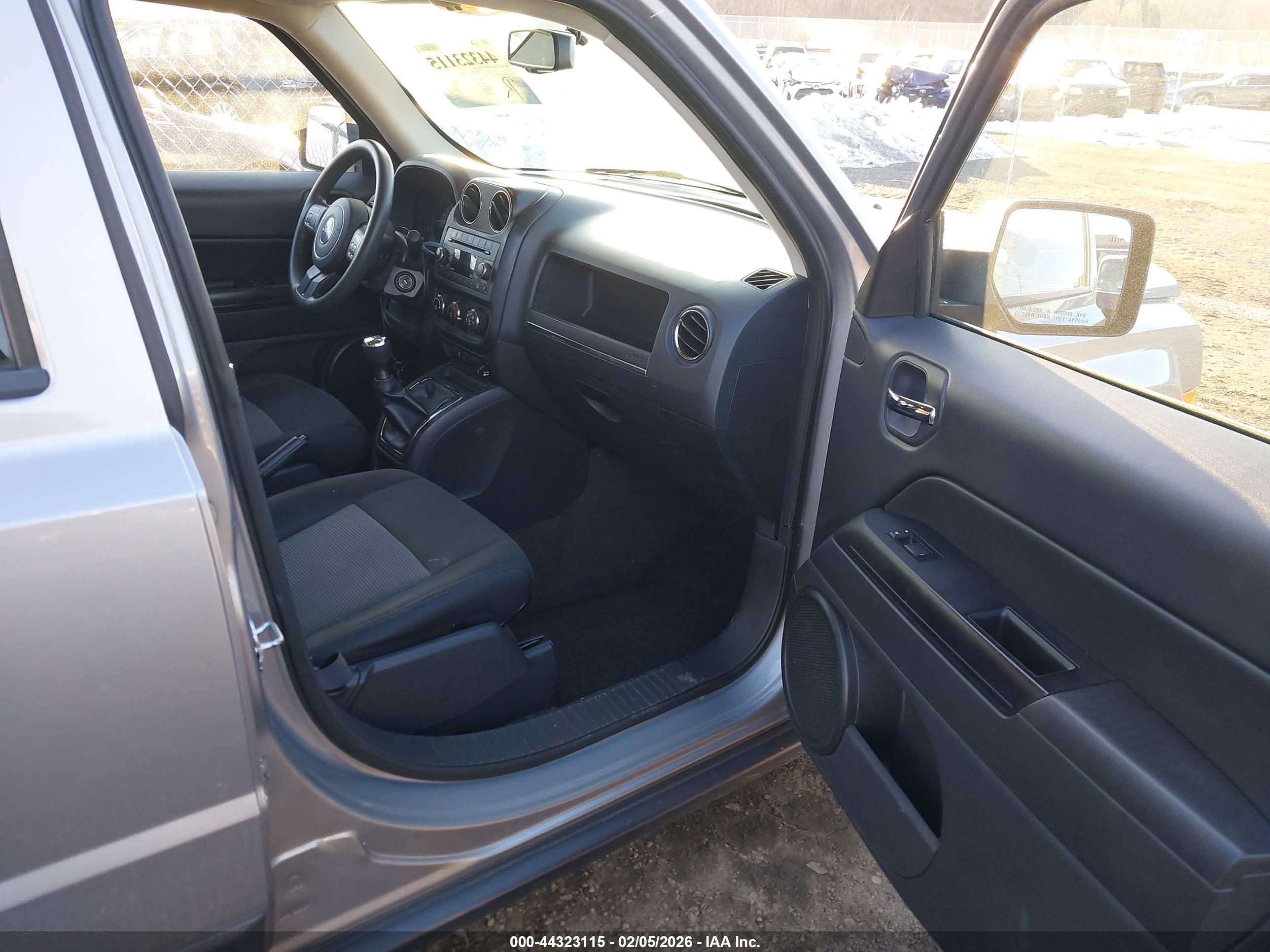 JEEP PATRIOT image 5