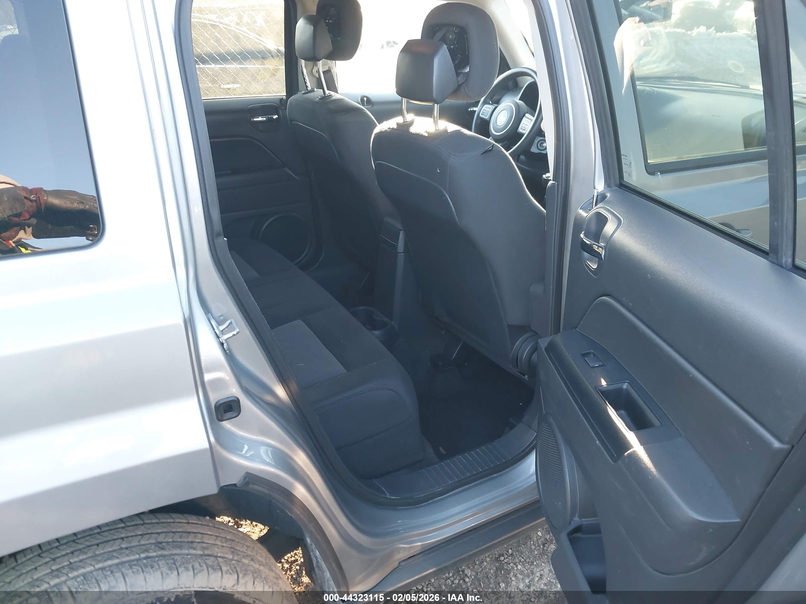 JEEP PATRIOT image 8