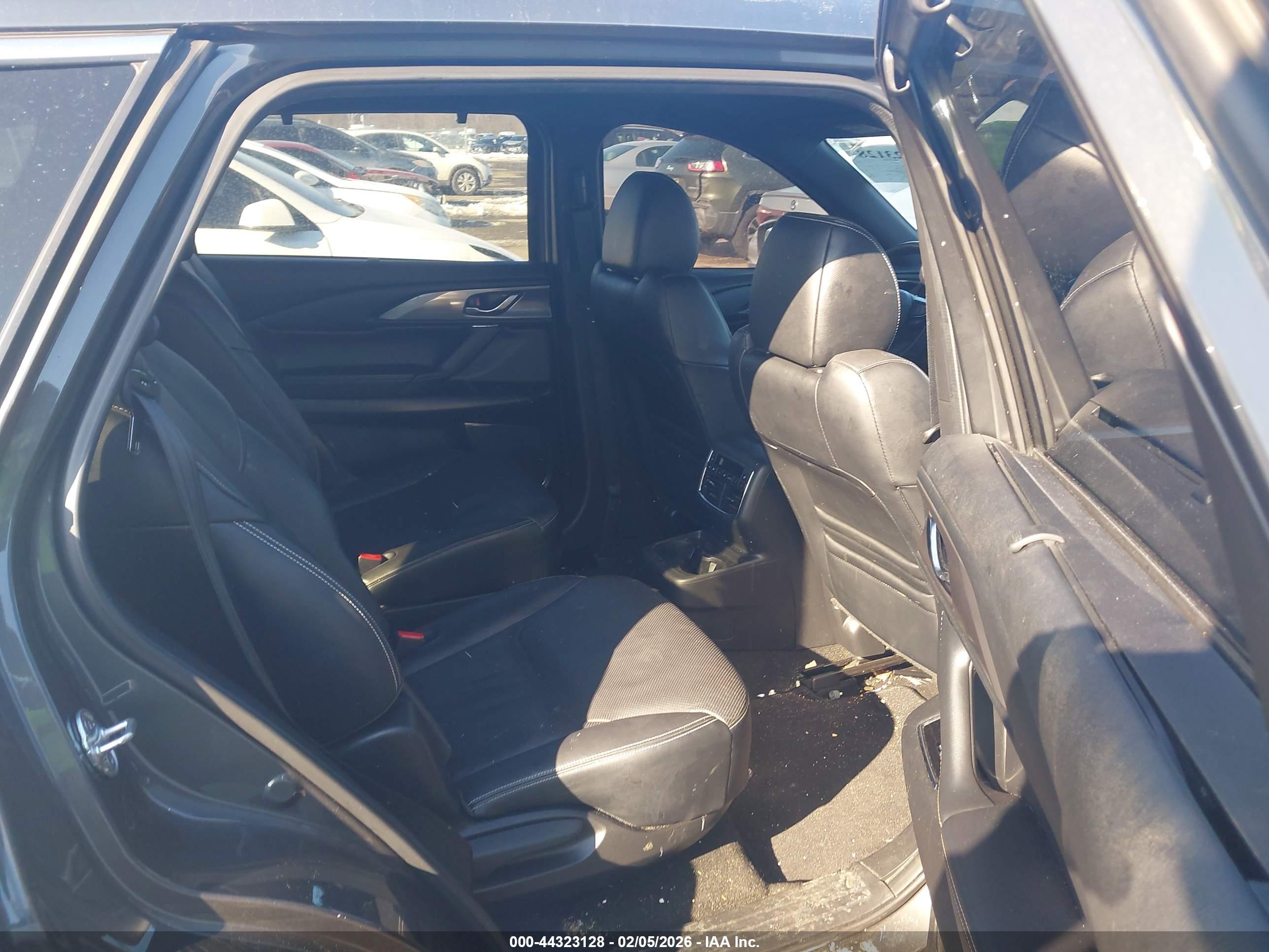 MAZDA CX-9 image 8