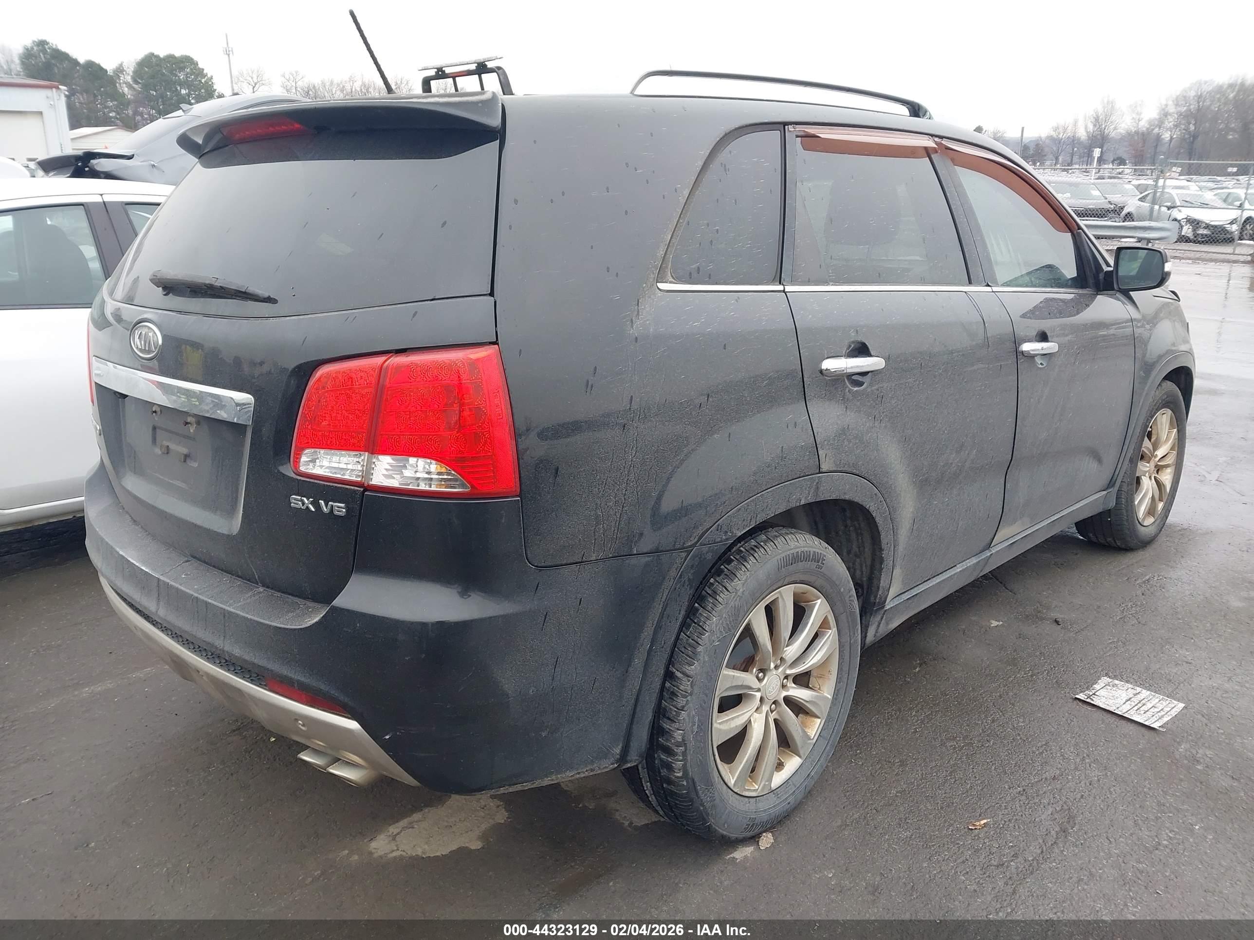 KIA SORENTO image 4