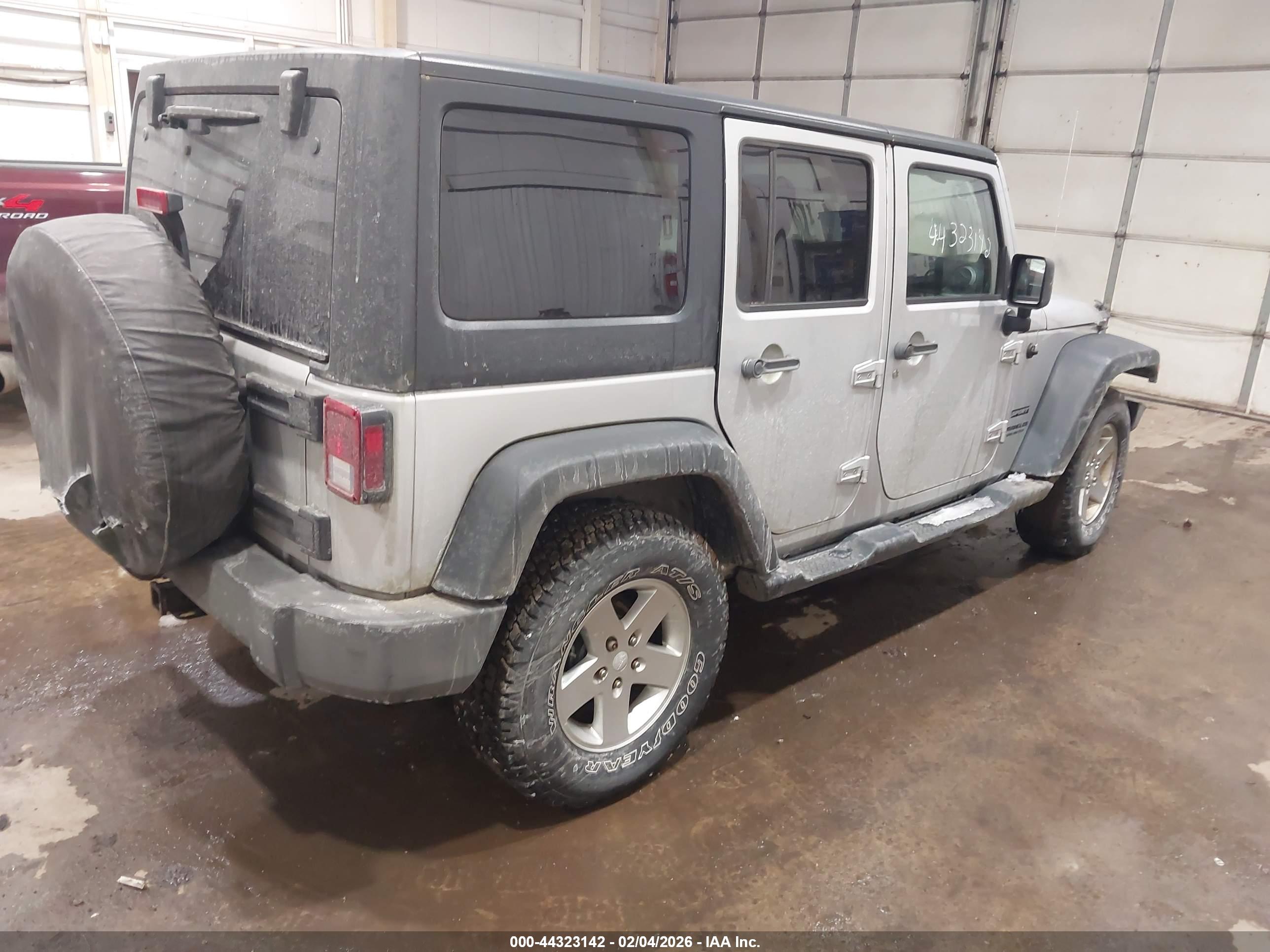 JEEP WRANGLER image 4