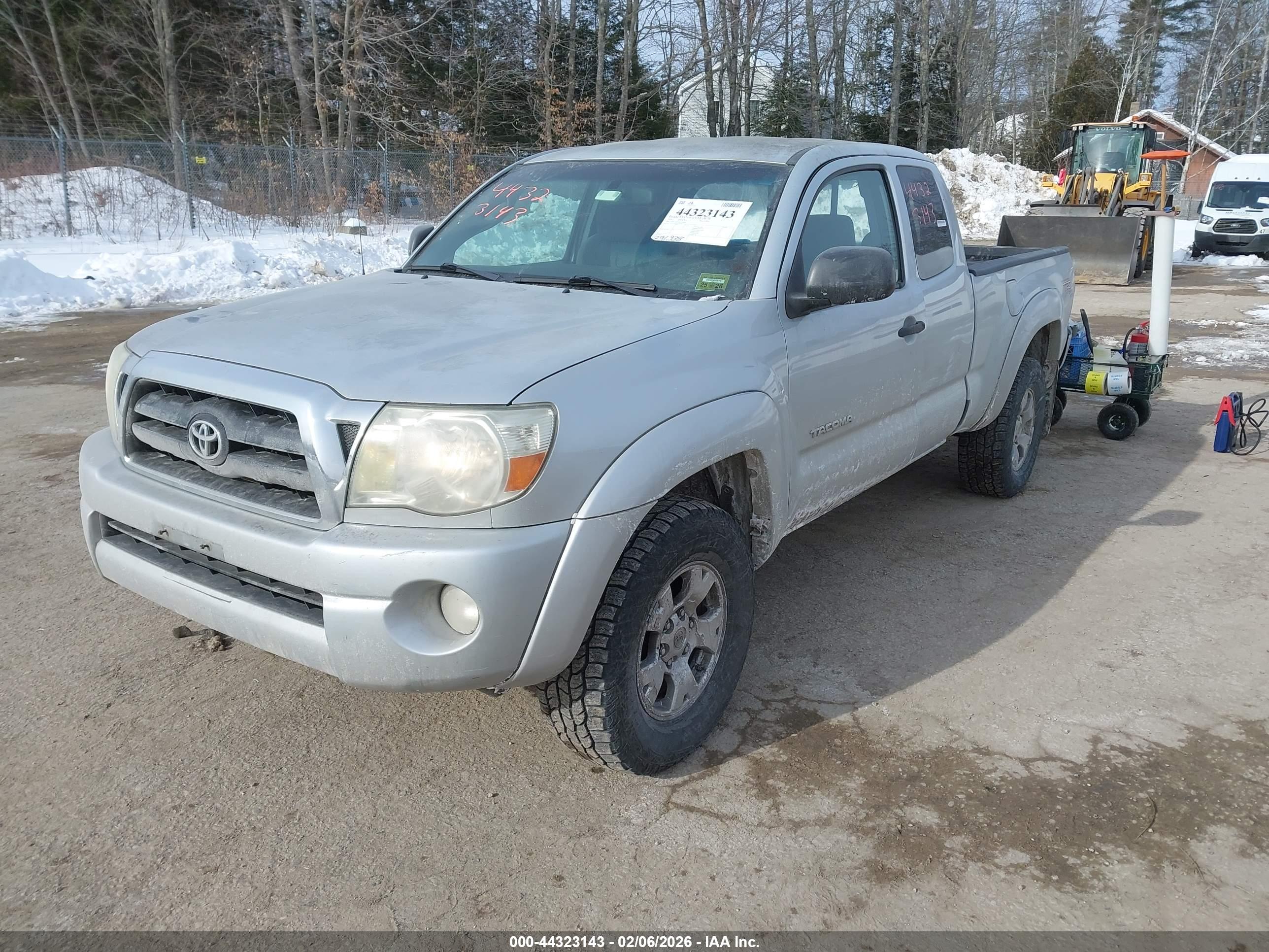 TOYOTA TACOMA image 2