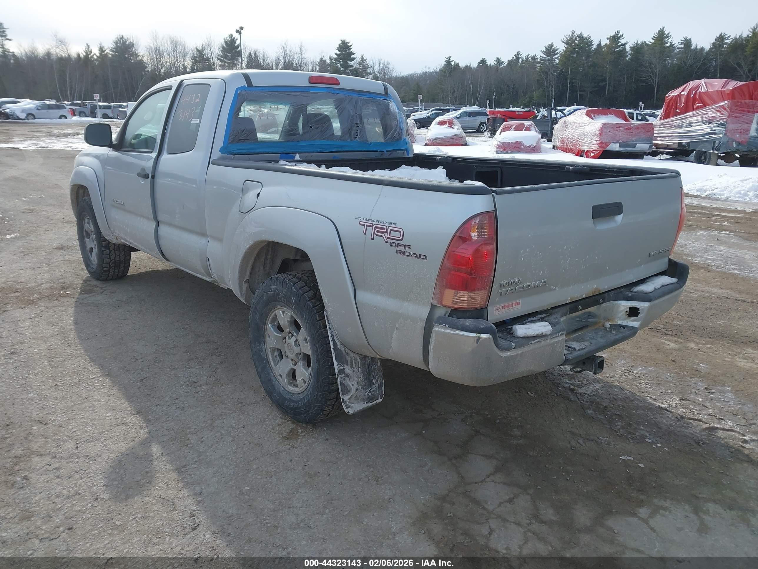 TOYOTA TACOMA image 3