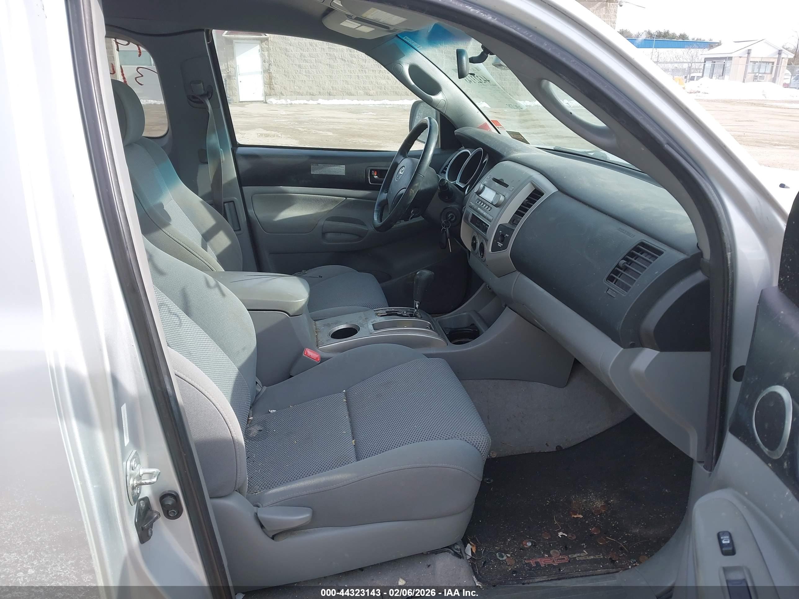 TOYOTA TACOMA image 5