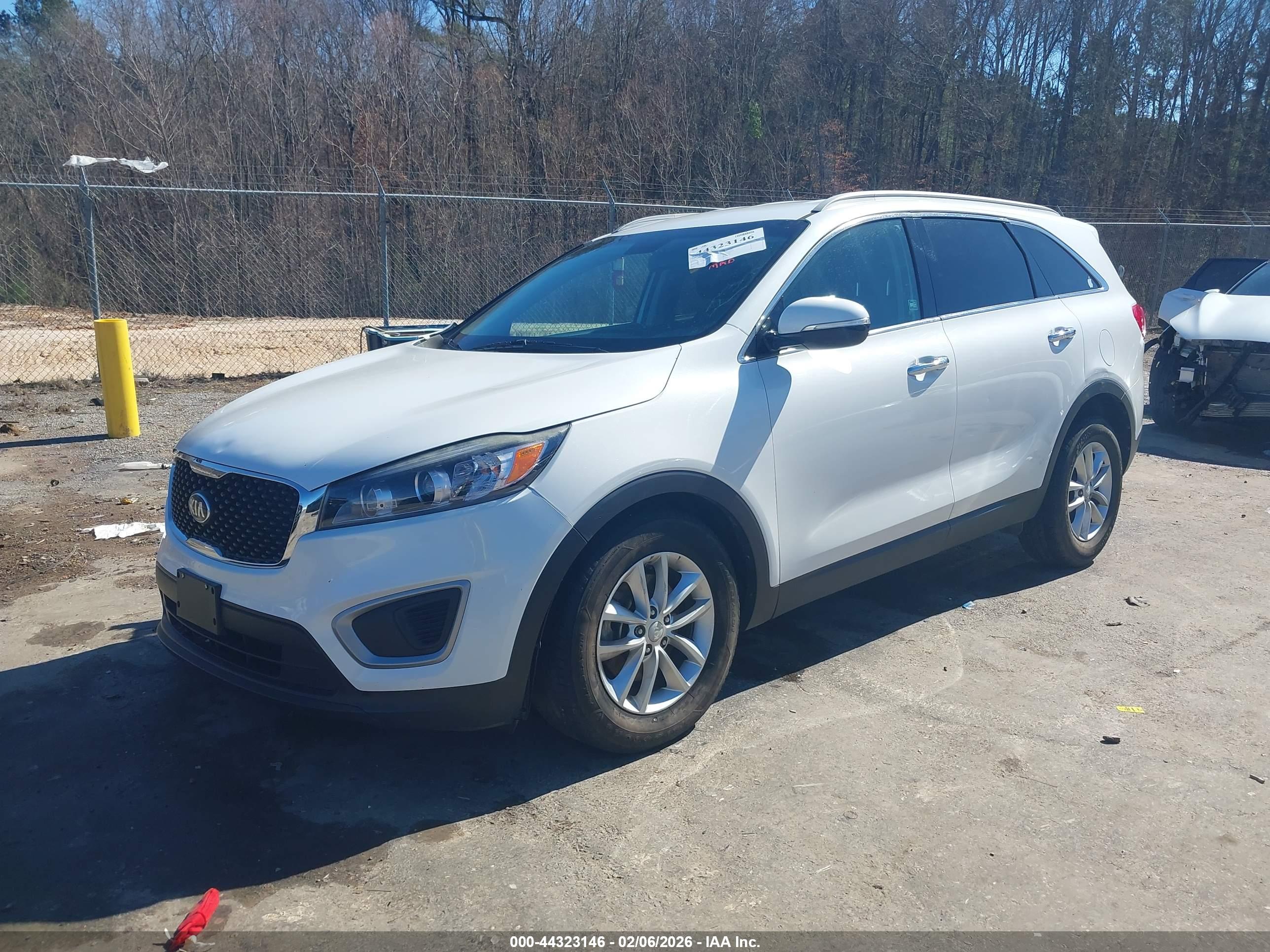 KIA SORENTO image 2