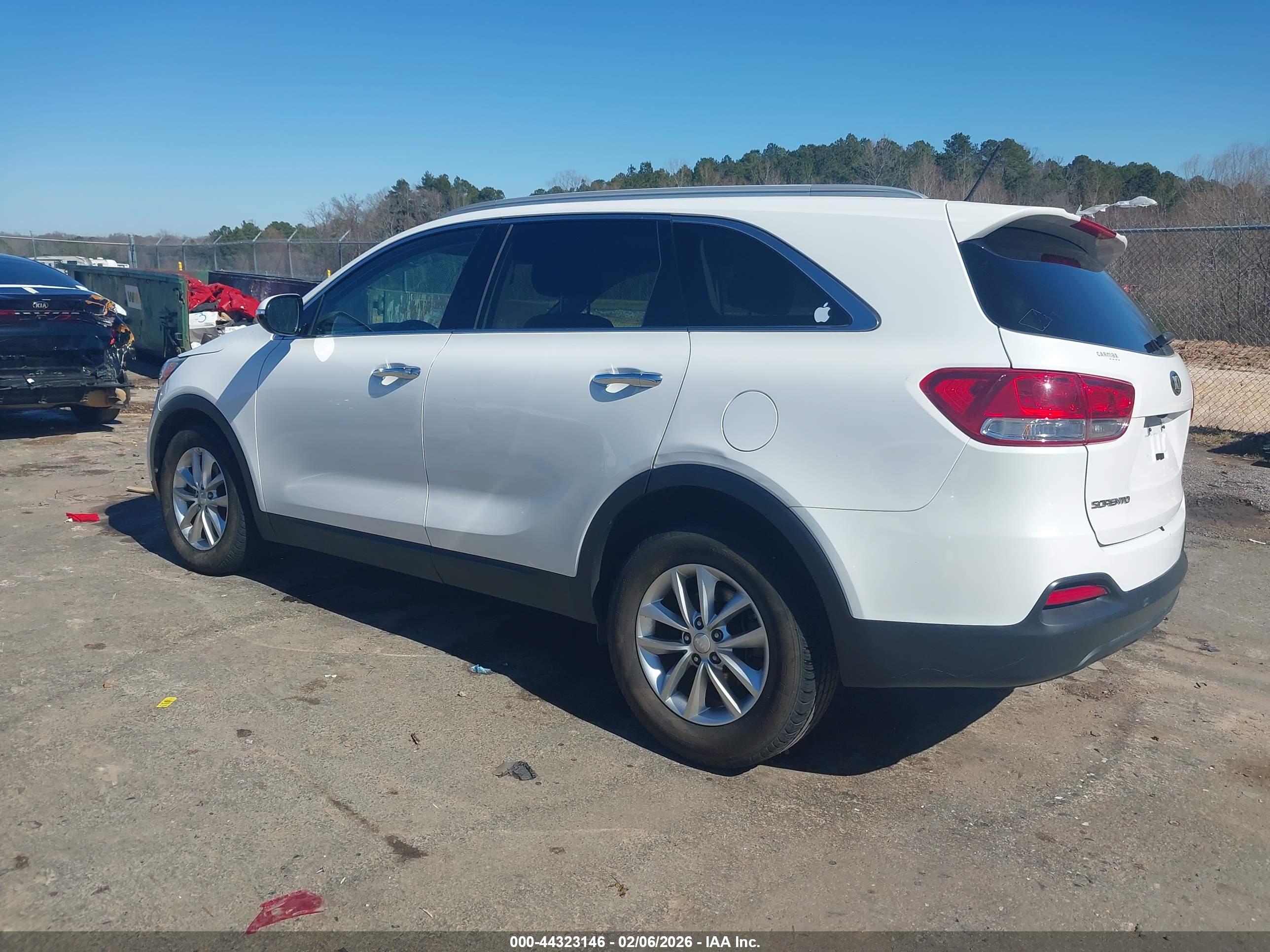 KIA SORENTO image 3