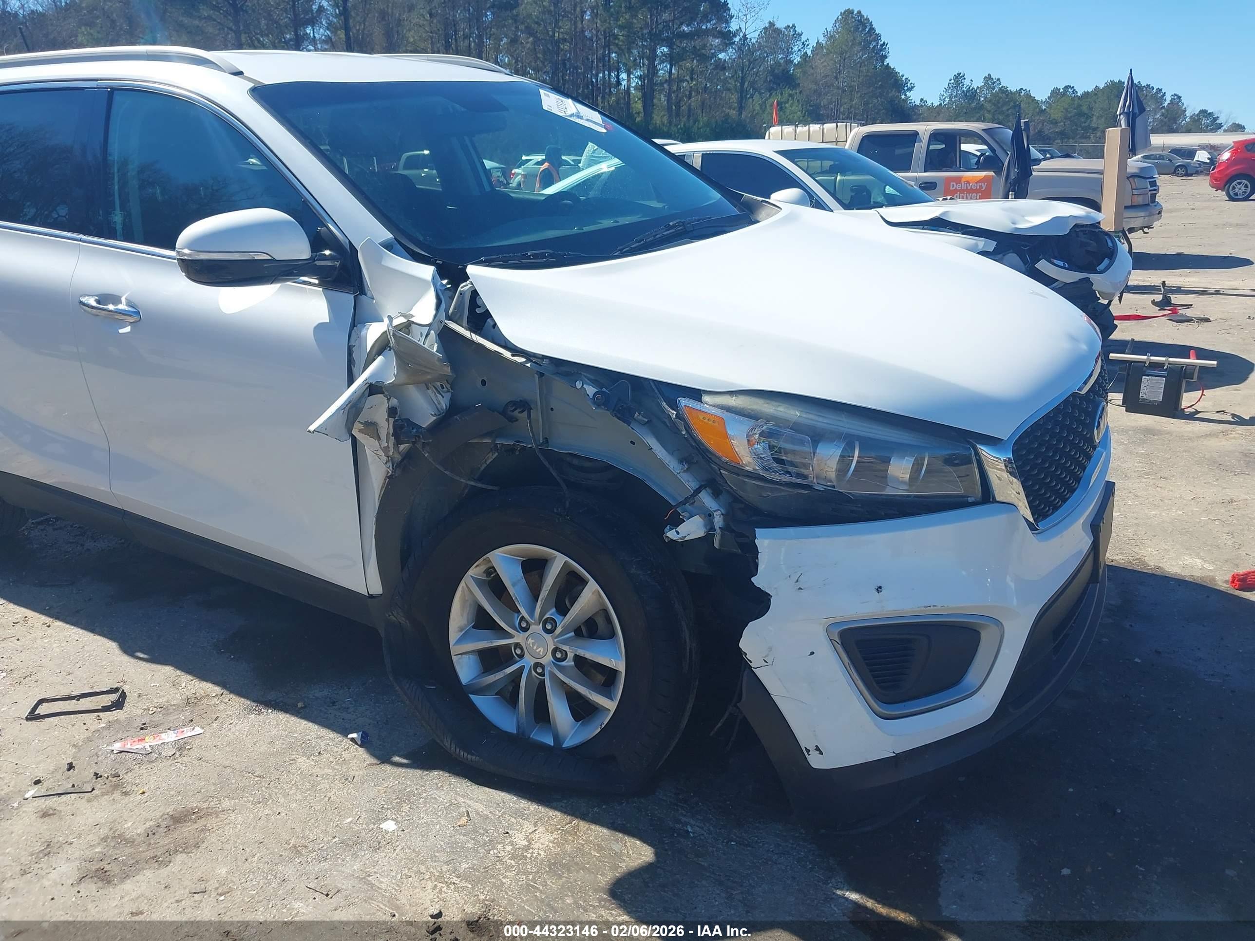 KIA SORENTO image 6