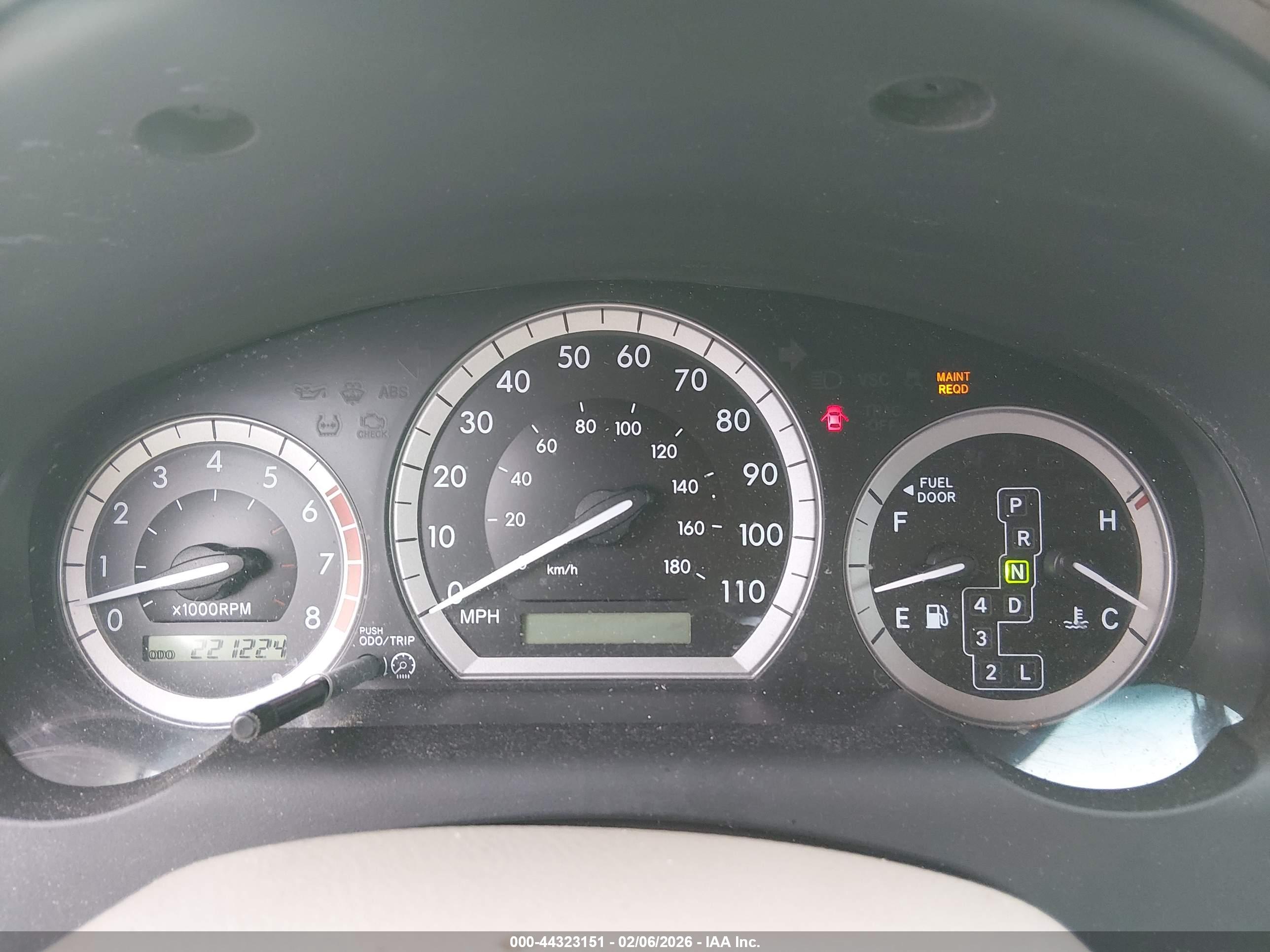 TOYOTA SIENNA image 7