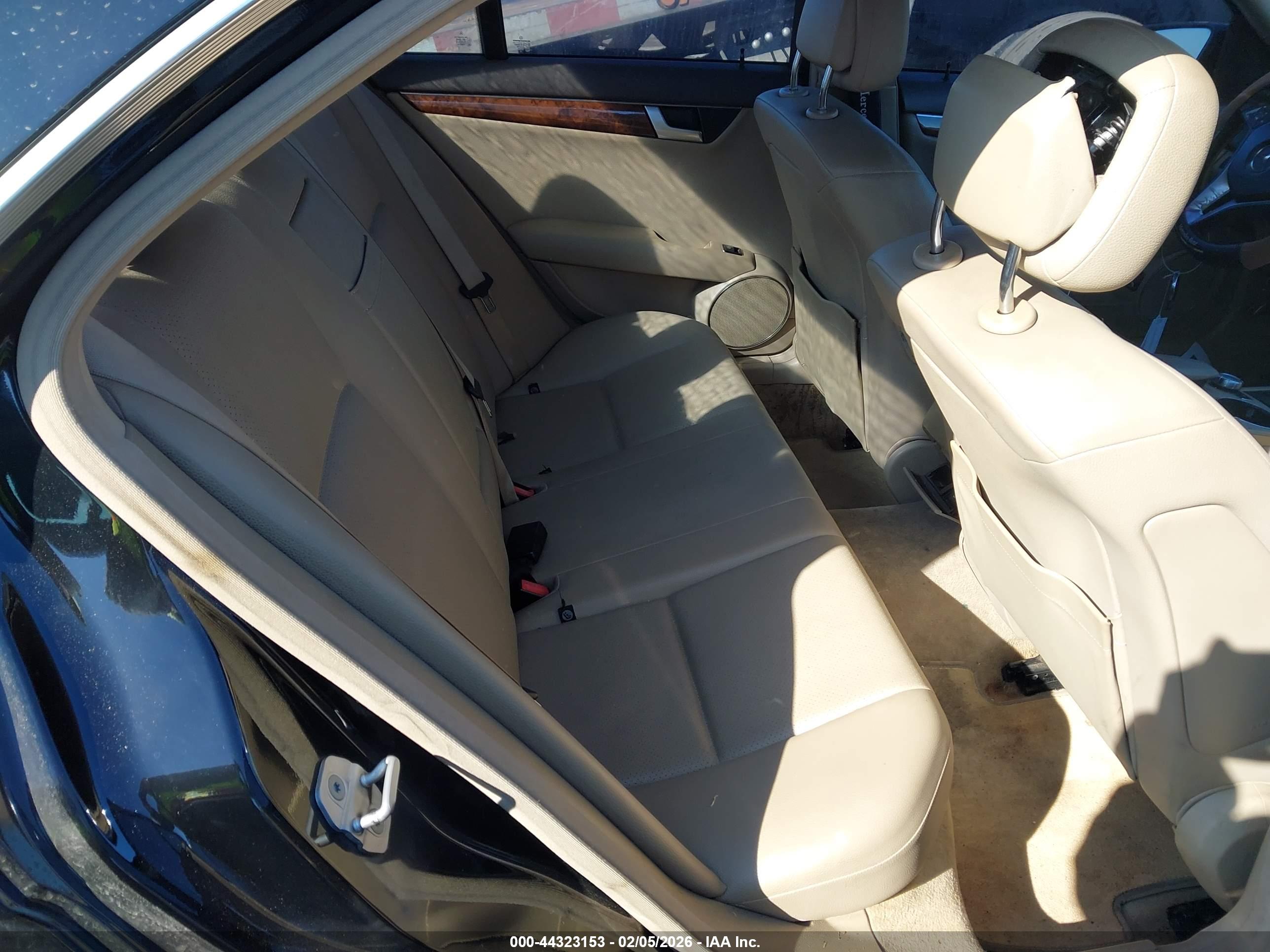 MERCEDES-BENZ C image 8