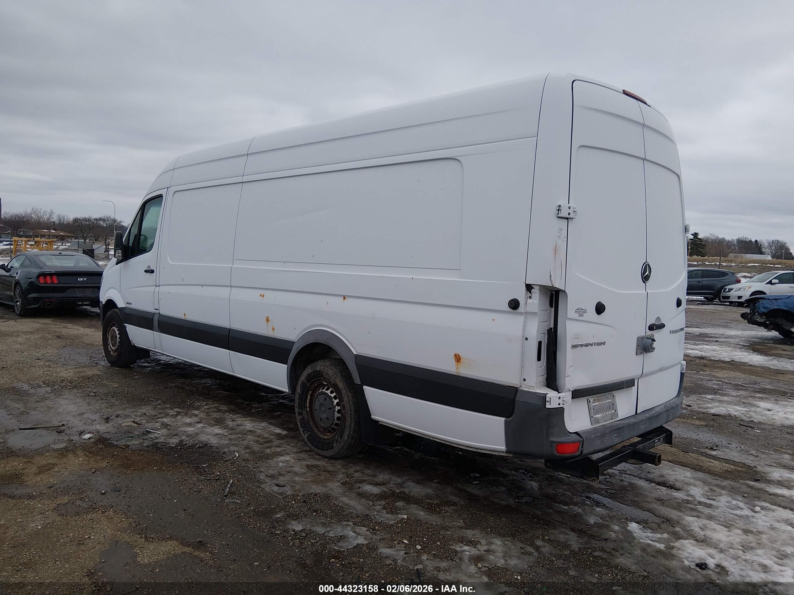 MERCEDES-BENZ SPRINTER image 3