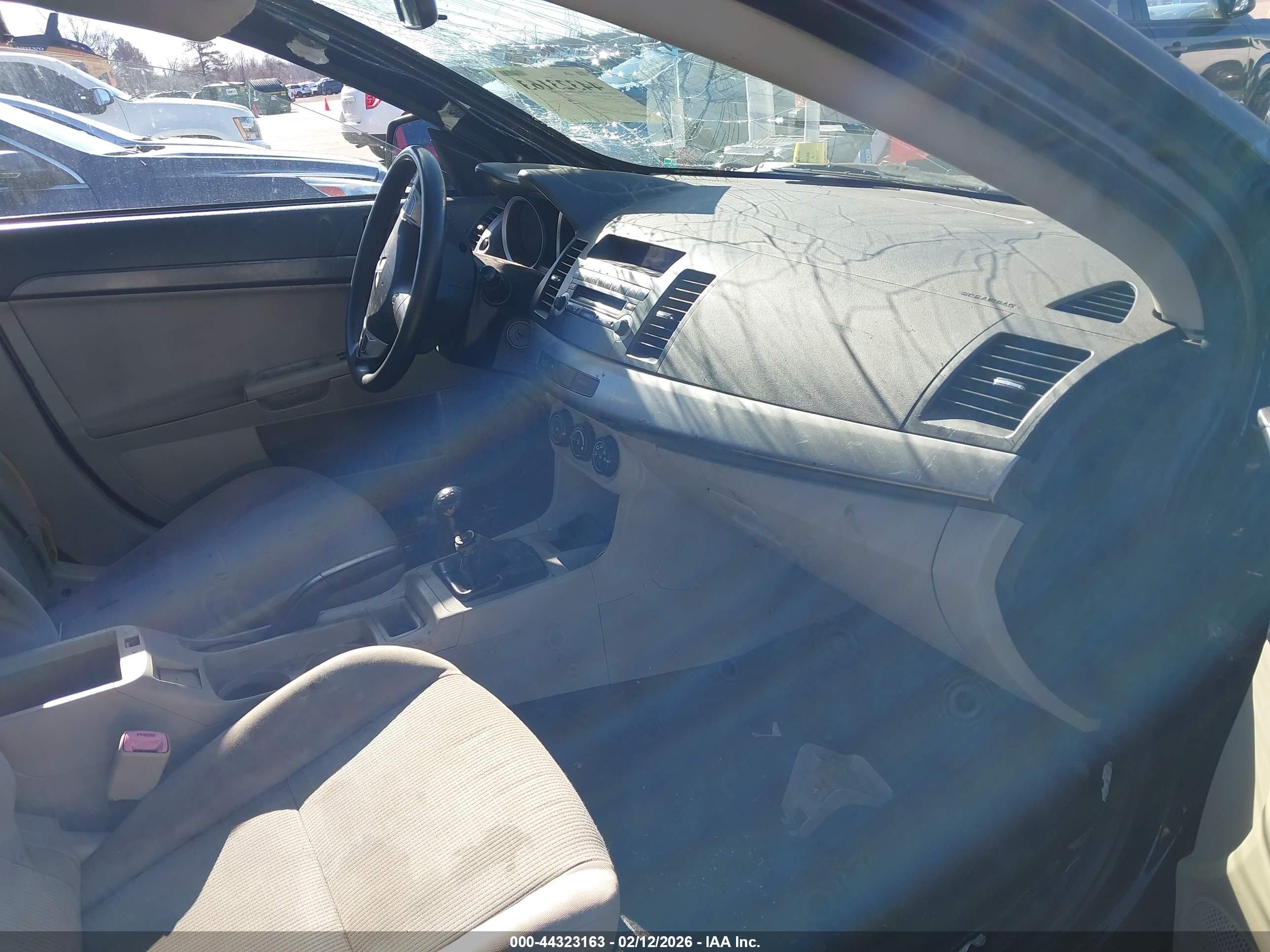 MITSUBISHI LANCER image 5