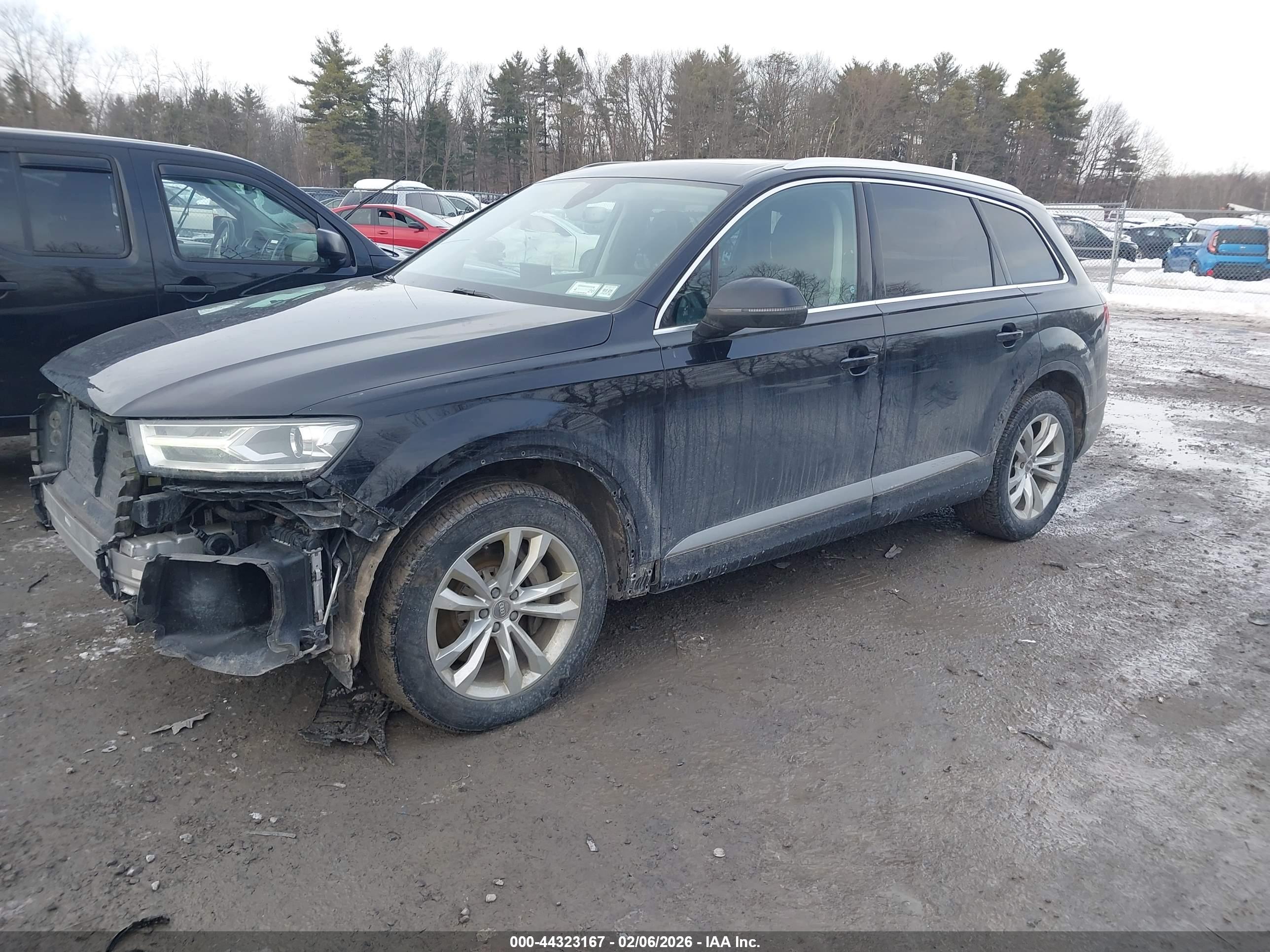 AUDI Q7 image 2
