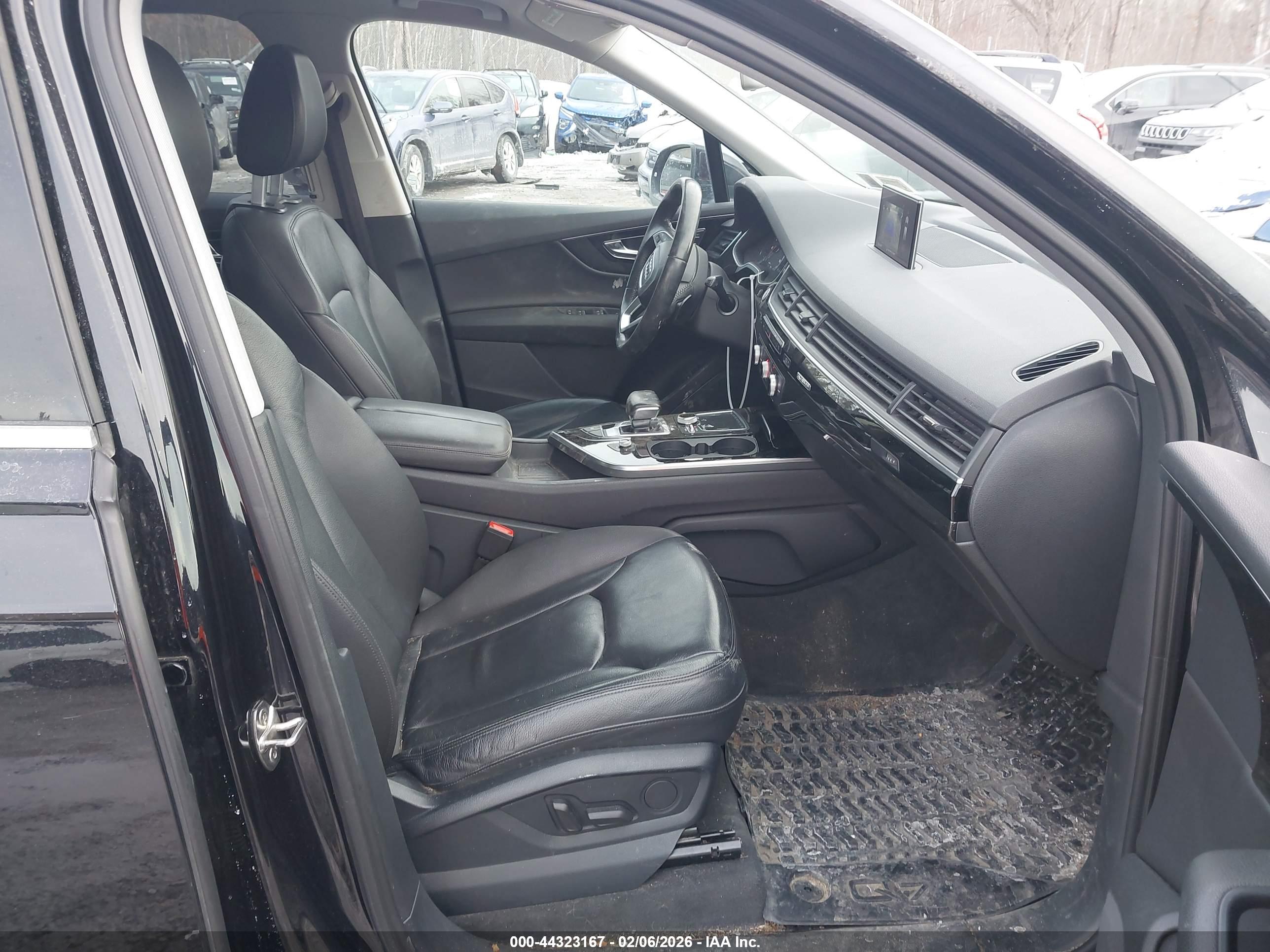 AUDI Q7 image 5