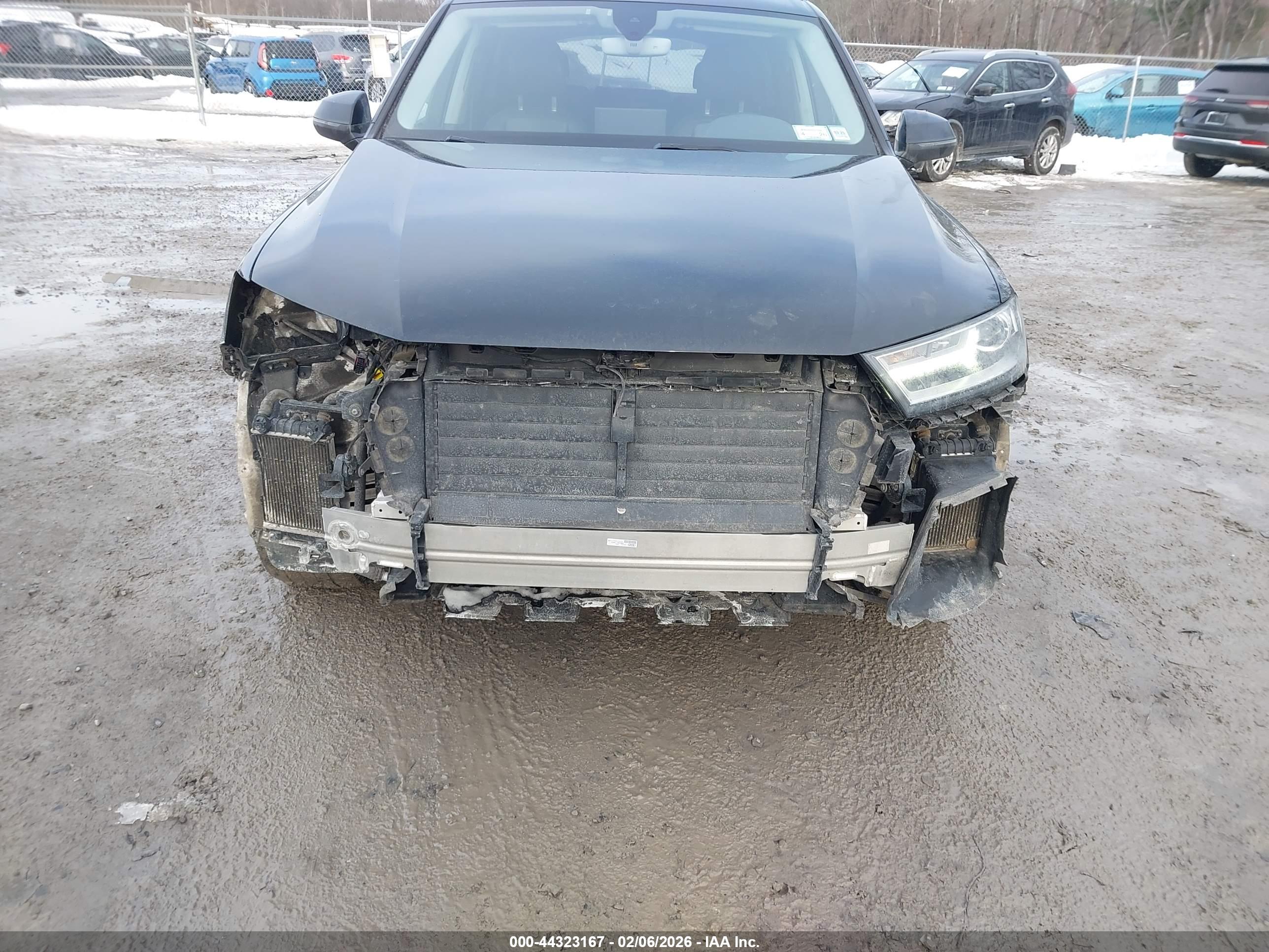 AUDI Q7 image 6