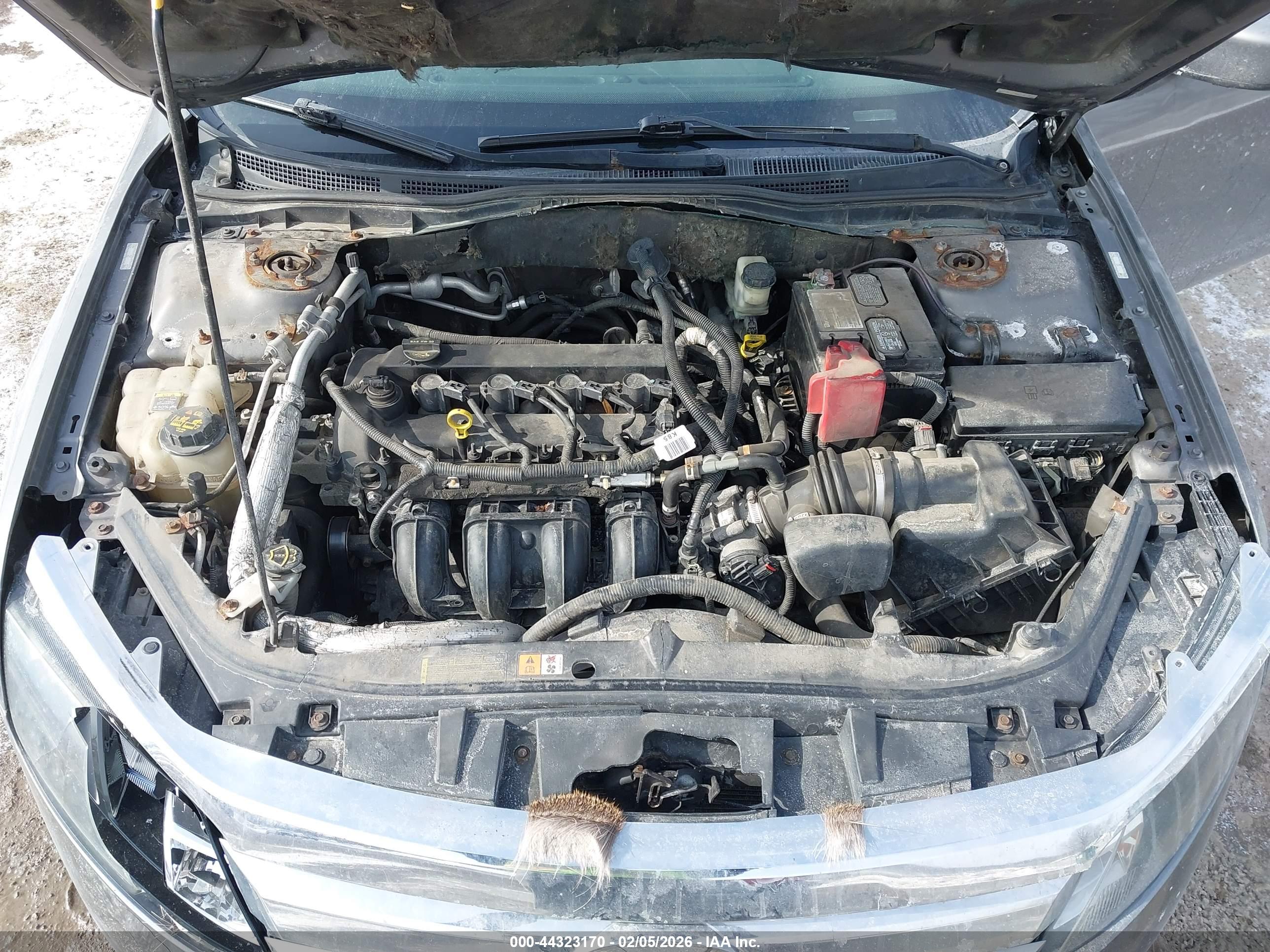 FORD FUSION image 10