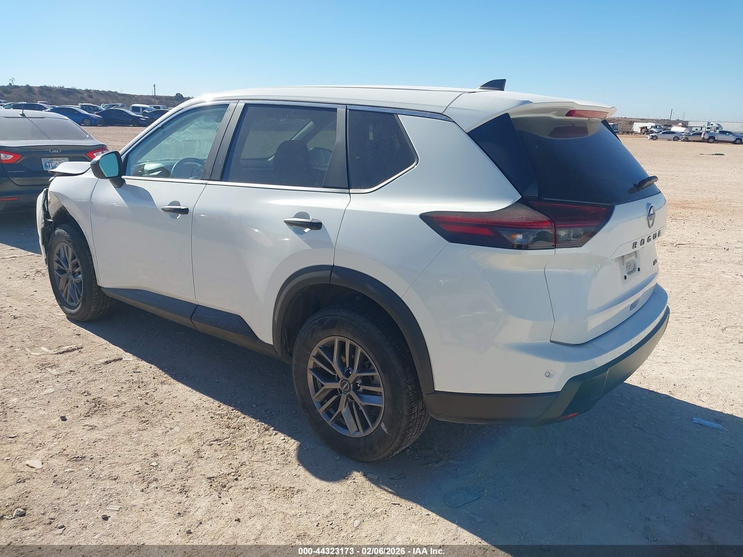NISSAN ROGUE image 3