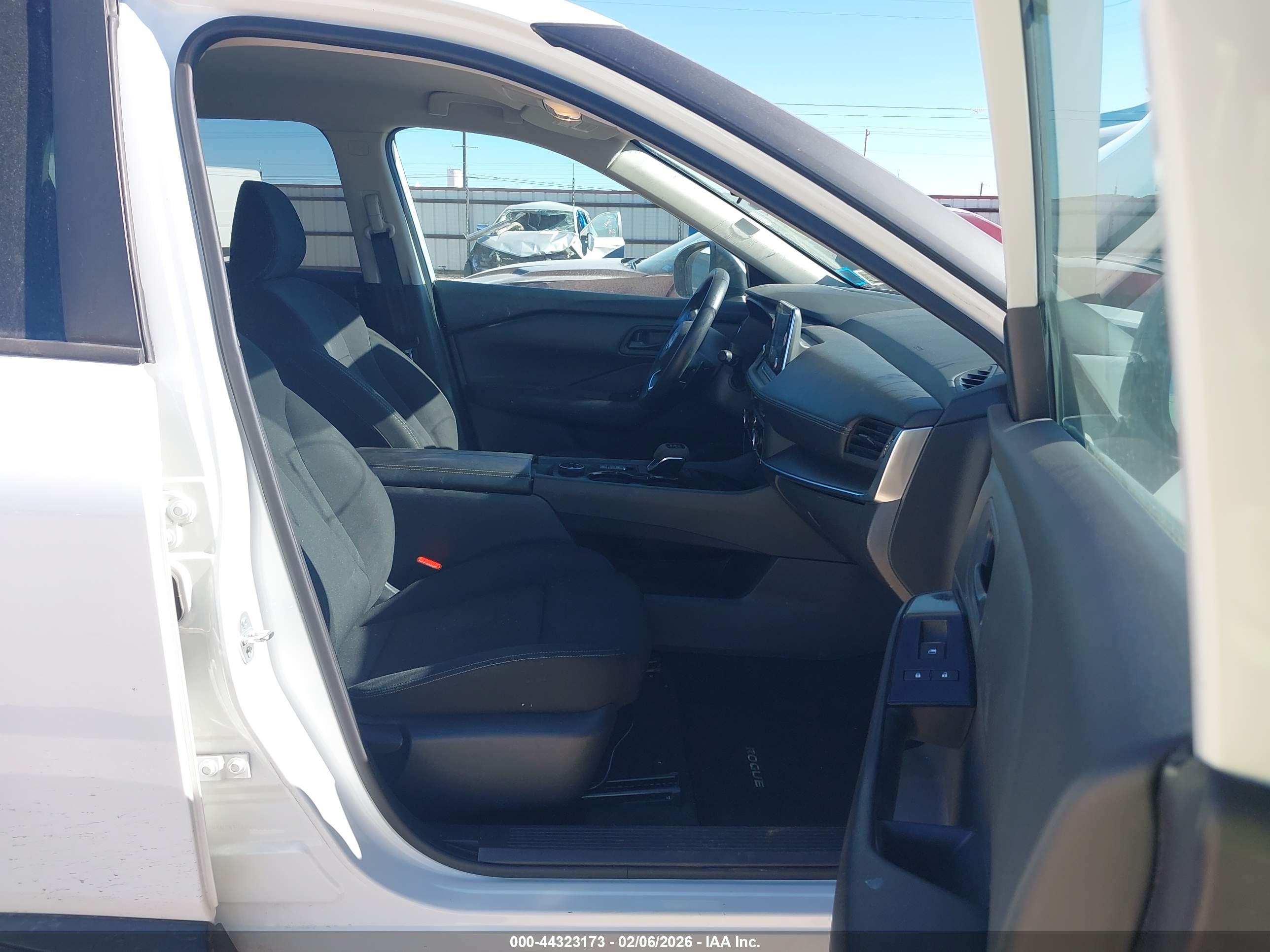 NISSAN ROGUE image 5