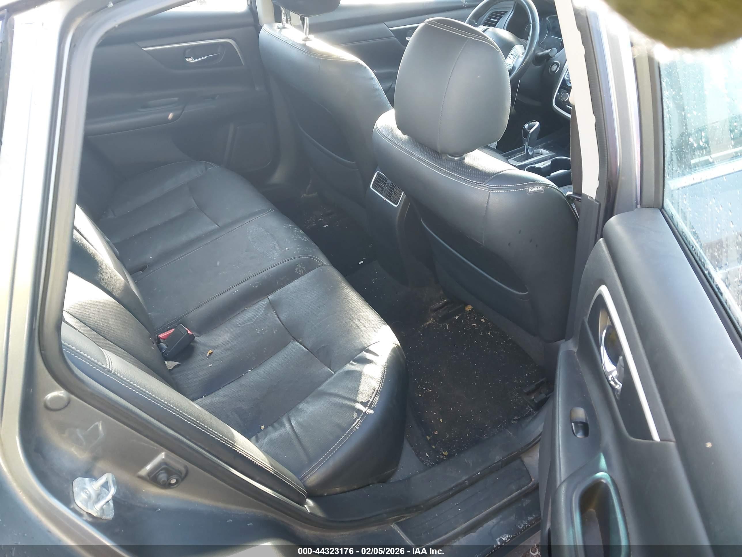 NISSAN ALTIMA image 8