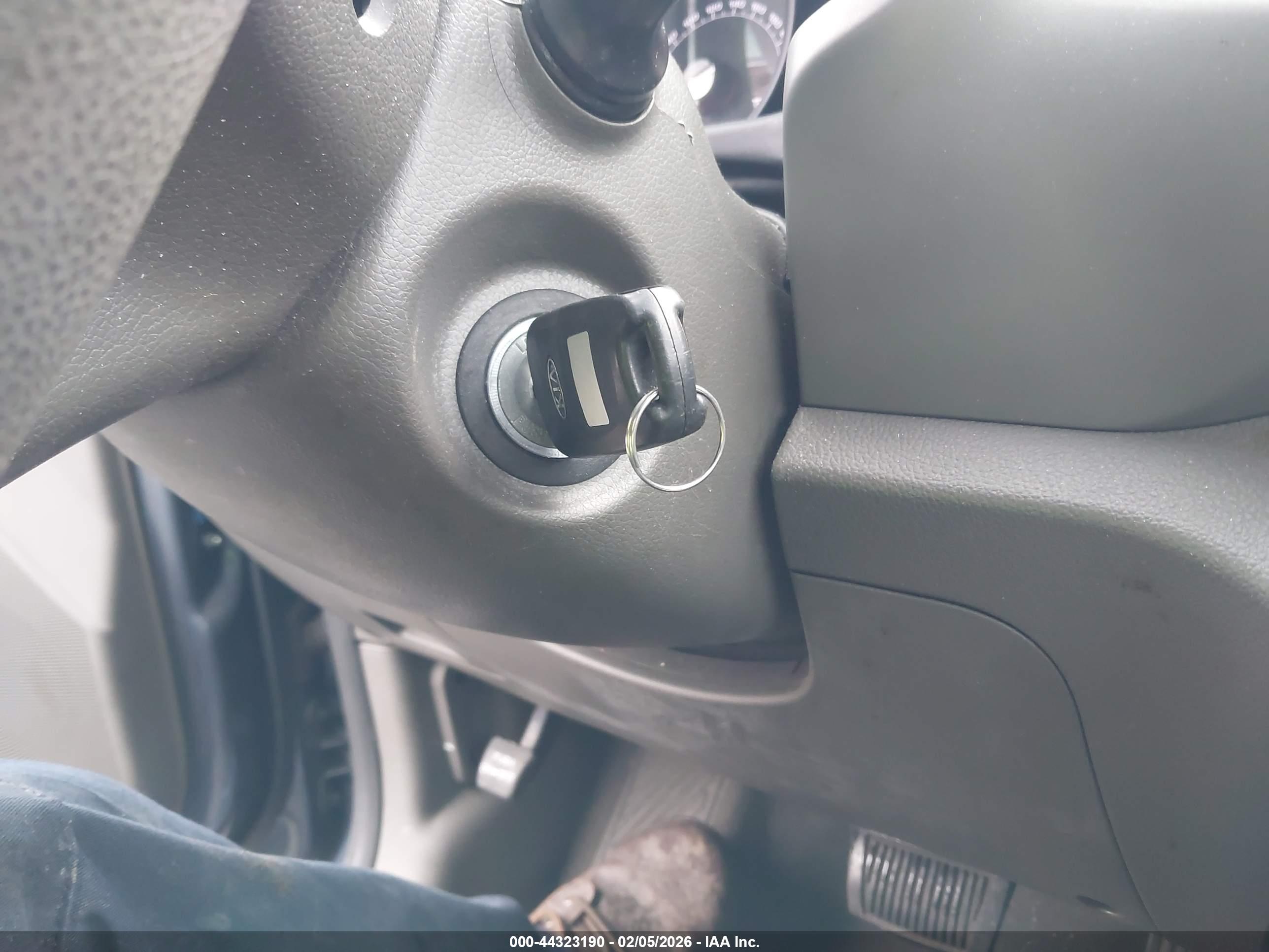 KIA SPORTAGE image 11