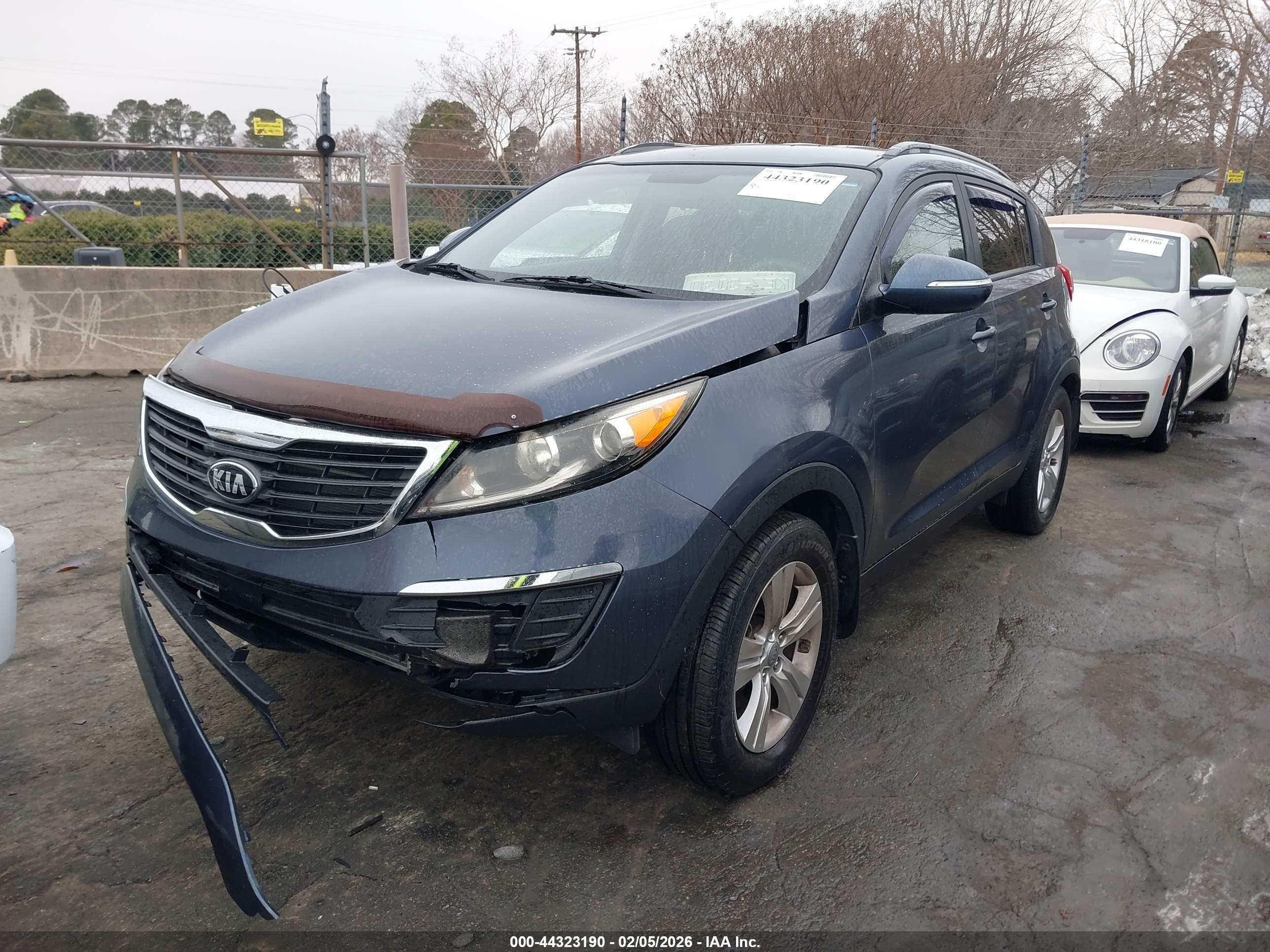 KIA SPORTAGE image 2