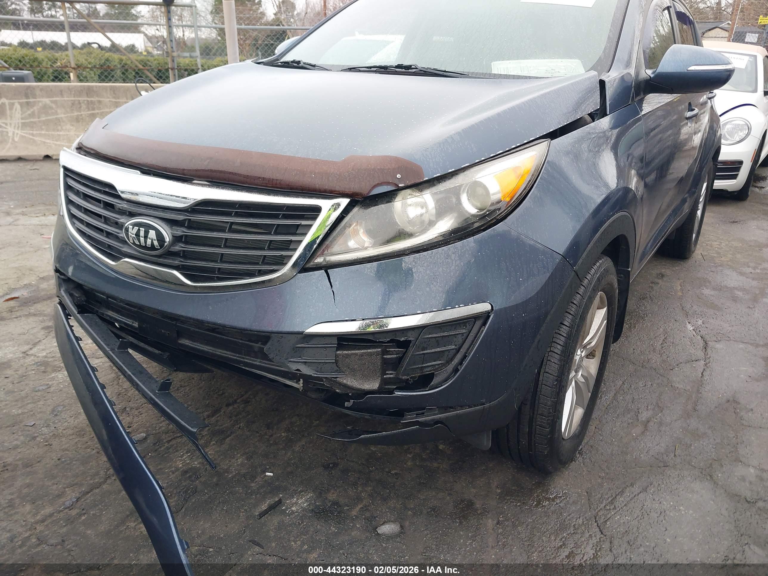 KIA SPORTAGE image 6