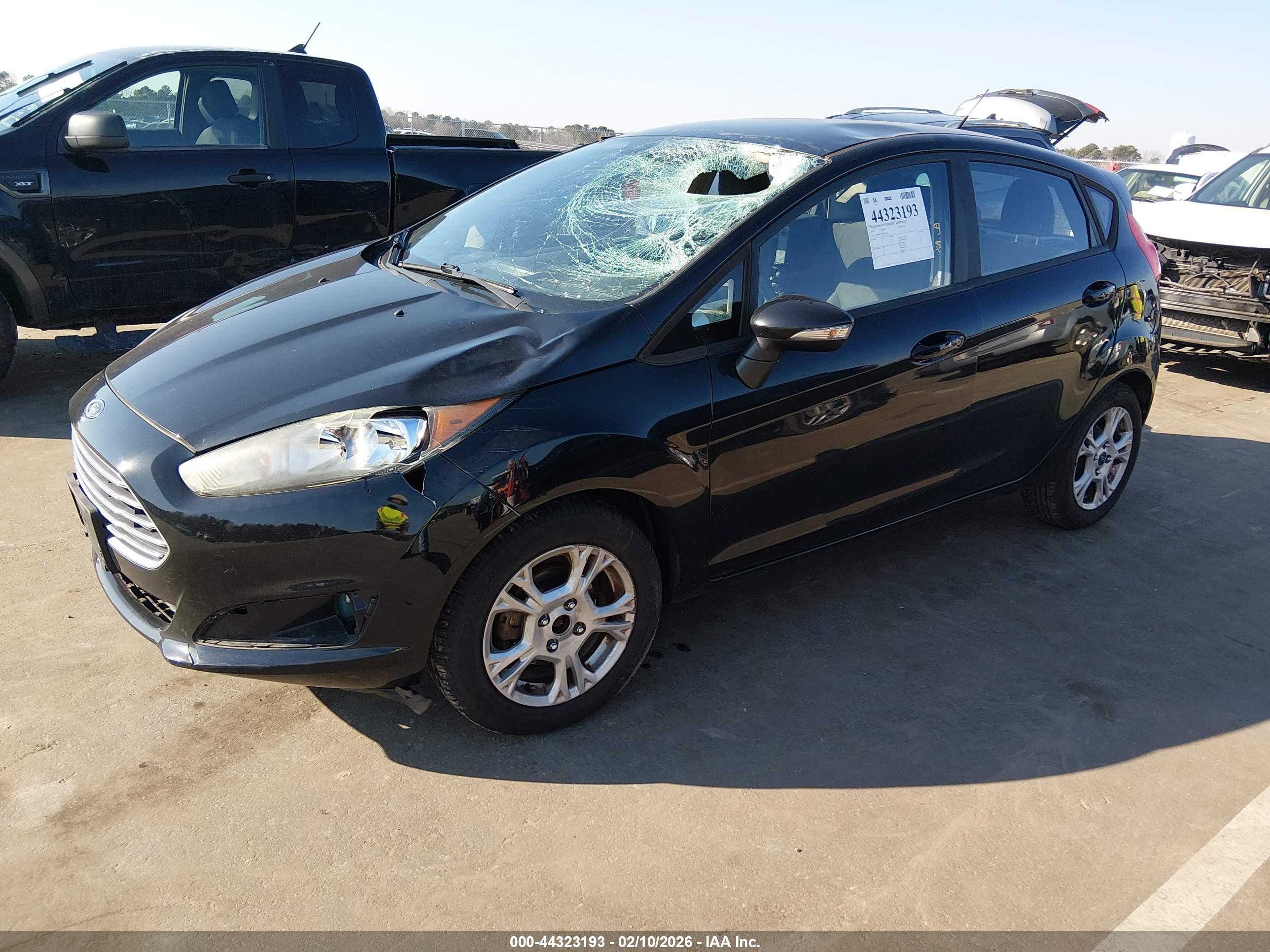 FORD FIESTA image 2