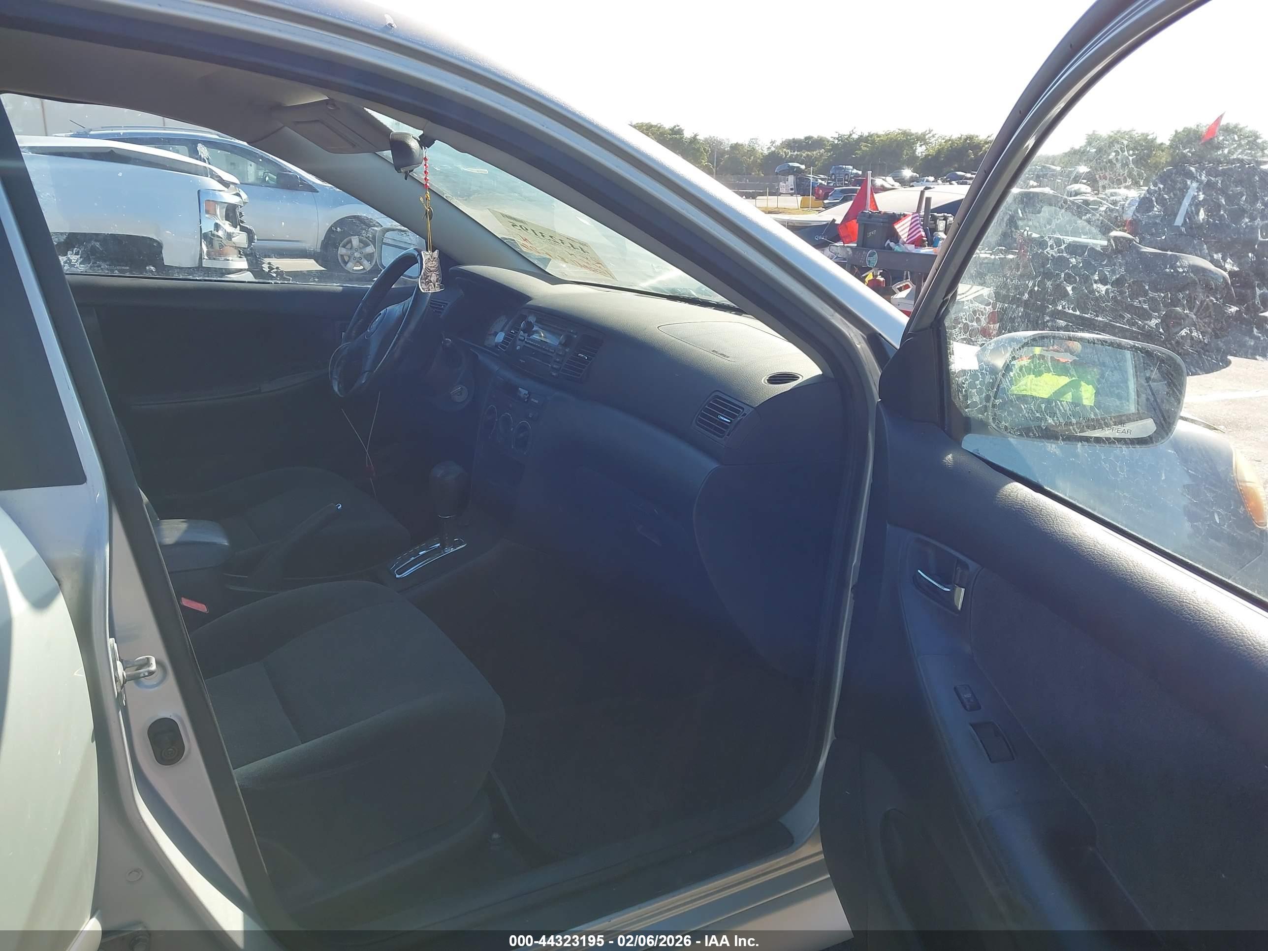 TOYOTA COROLLA image 5