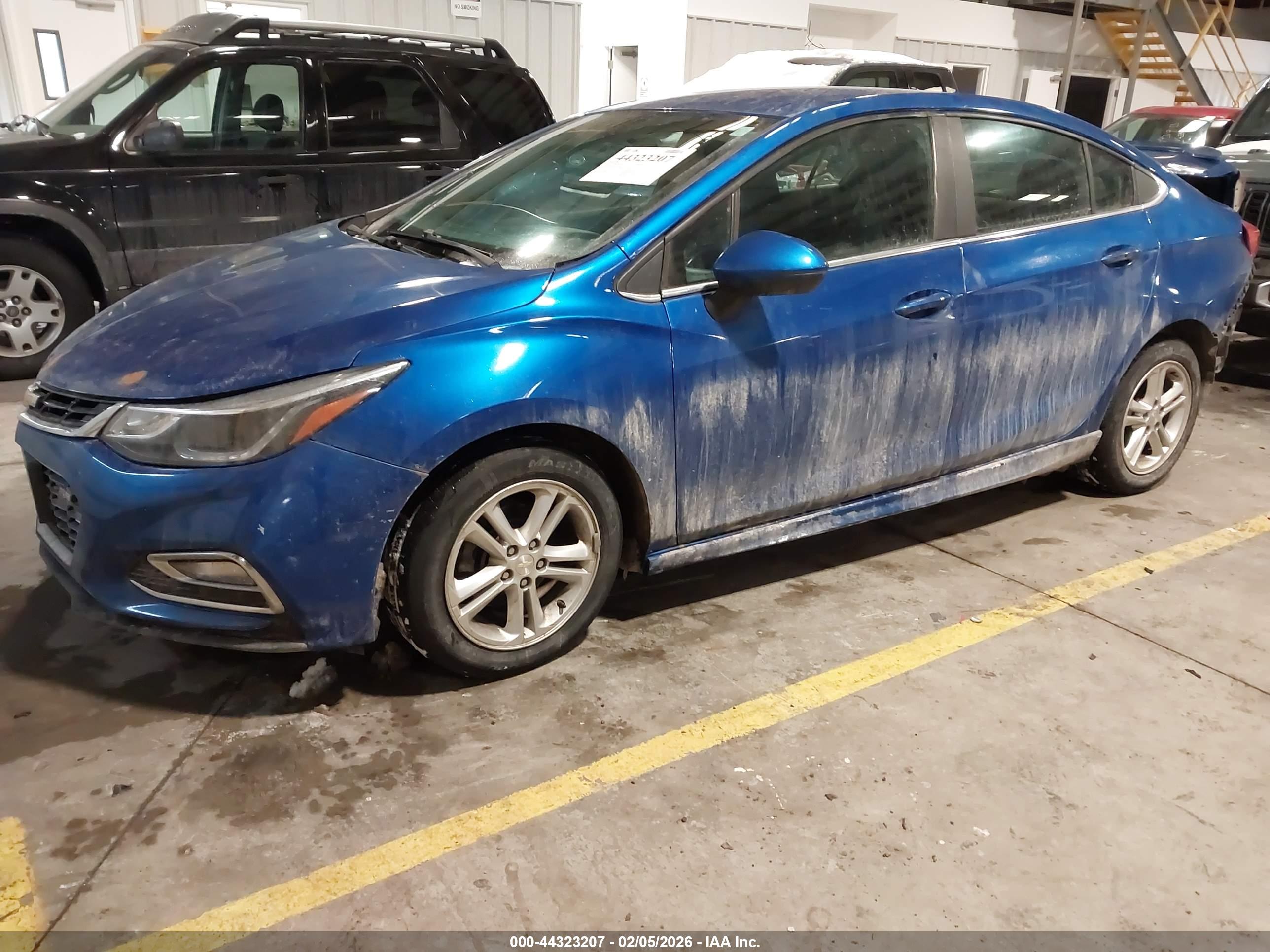 CHEVROLET CRUZE image 2
