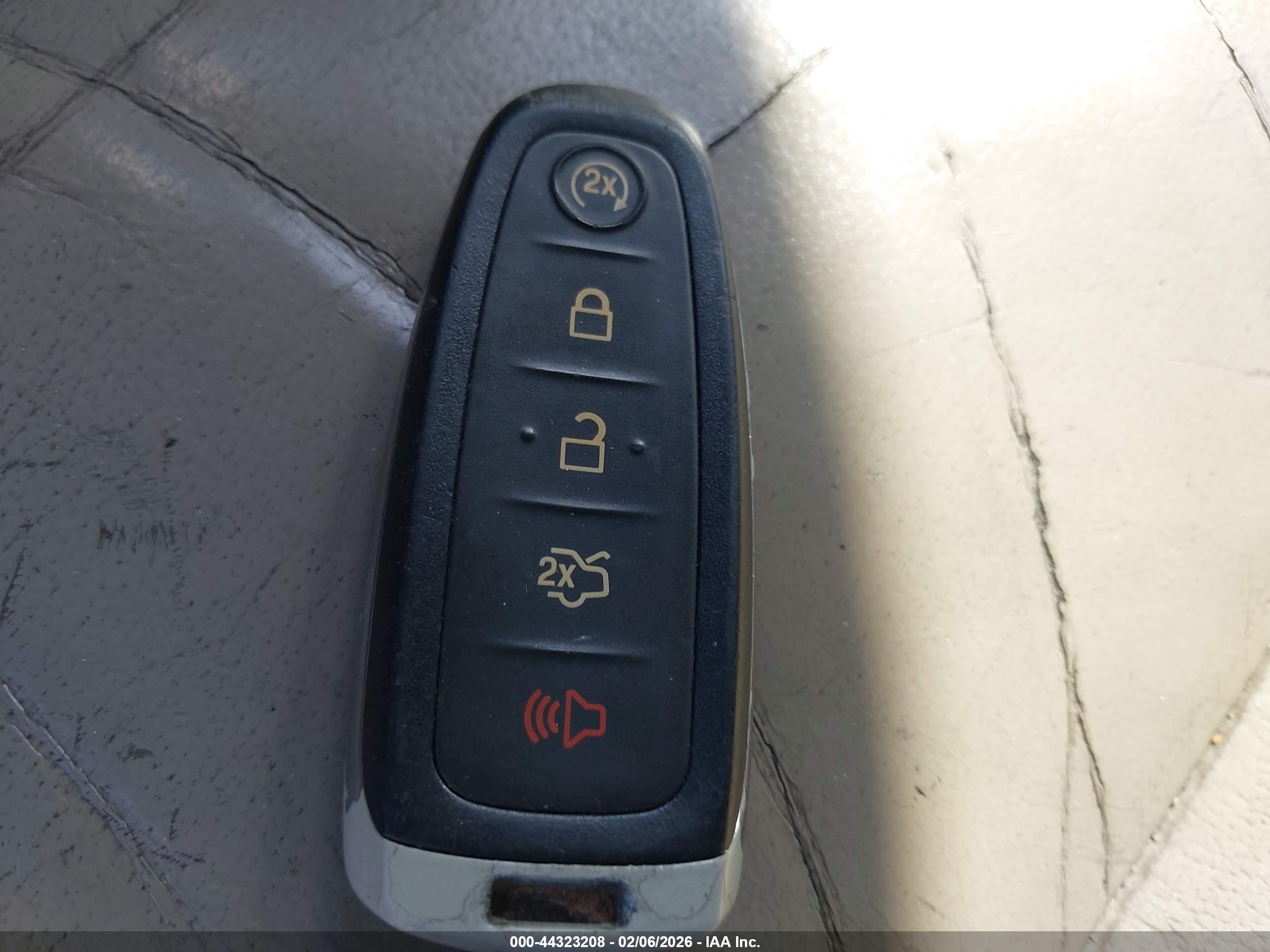 FORD ESCAPE image 11