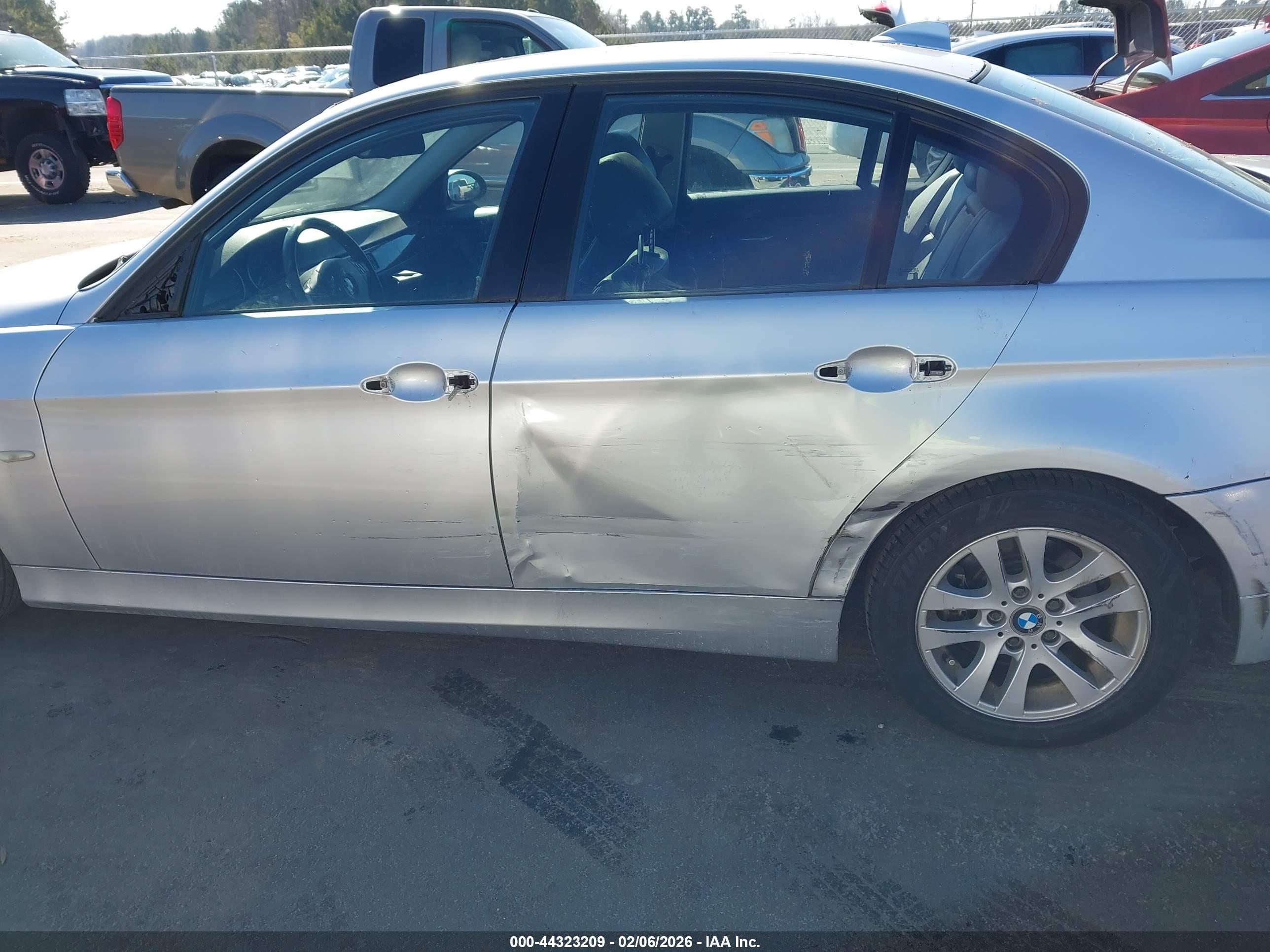 BMW 328I image 6