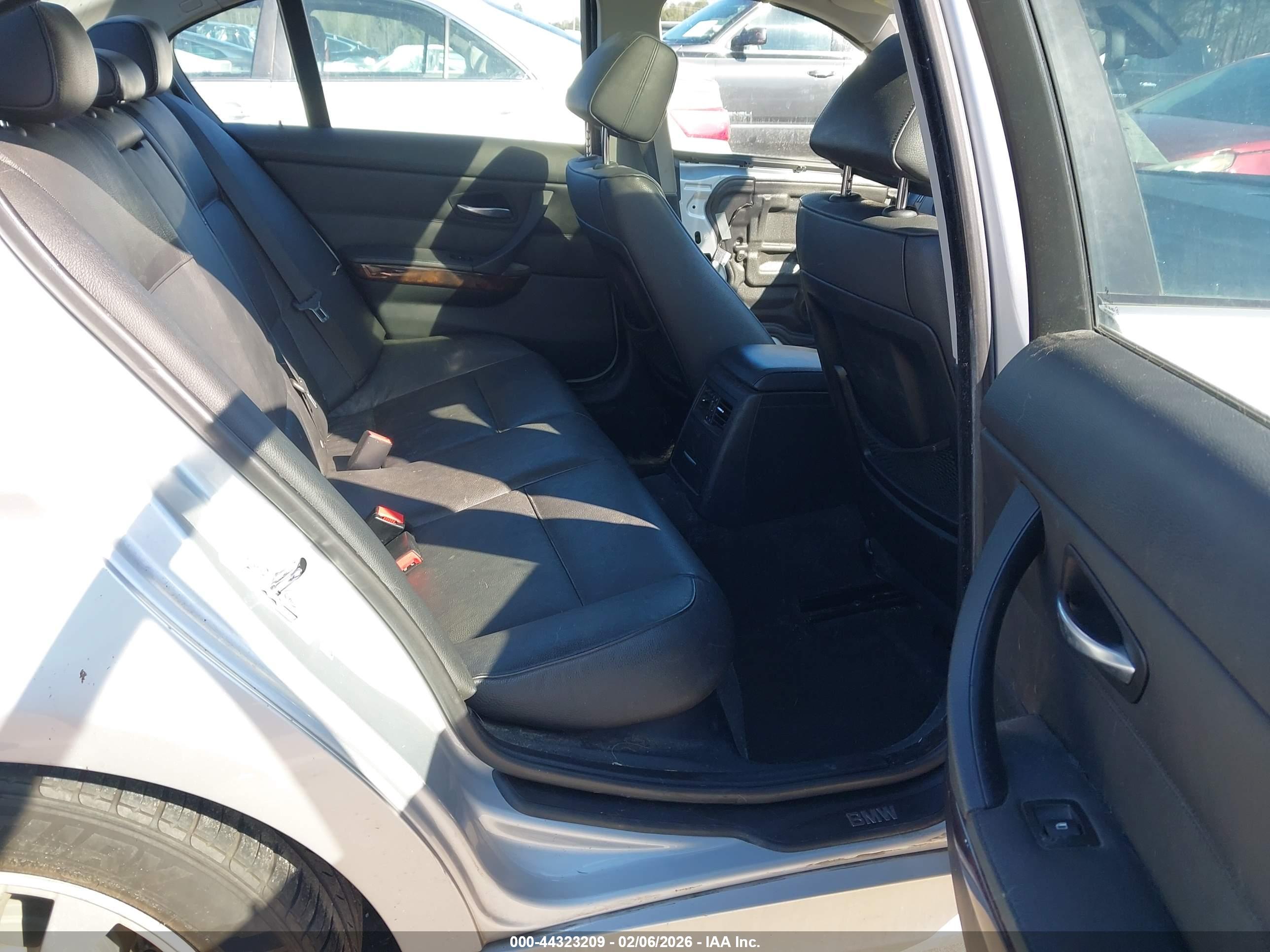 BMW 328I image 8