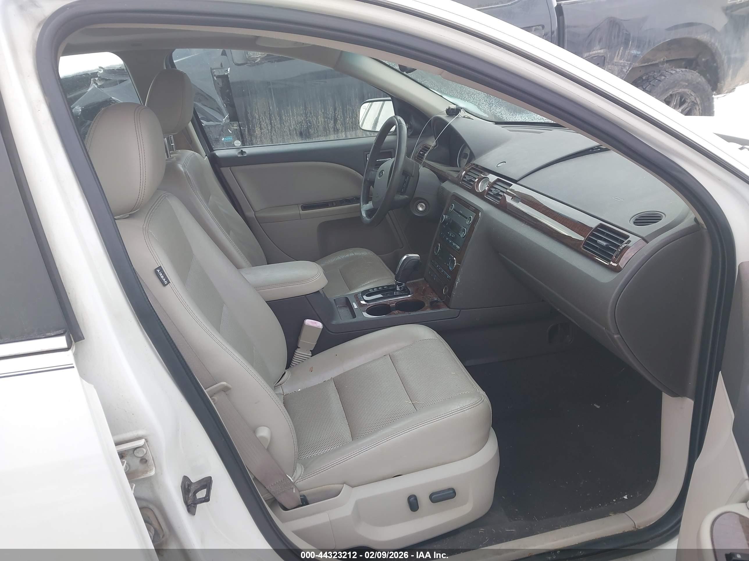 FORD TAURUS image 5