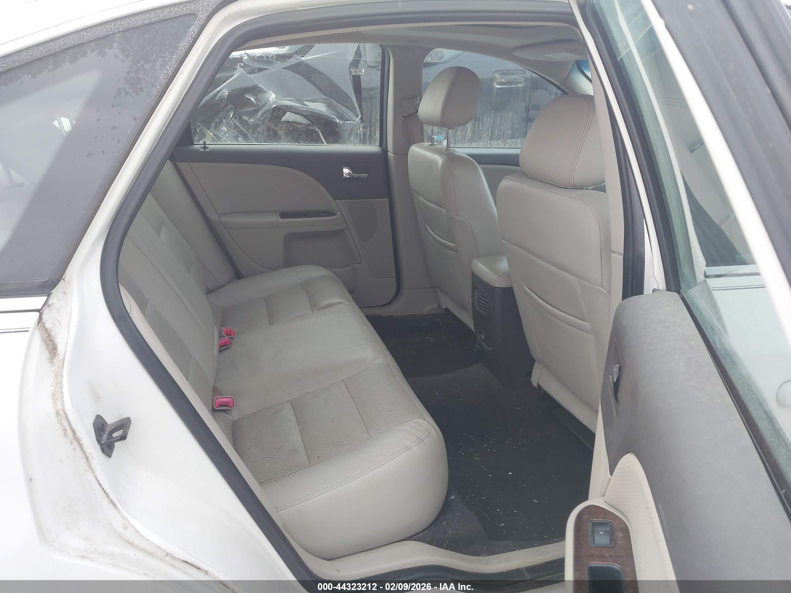 FORD TAURUS image 8