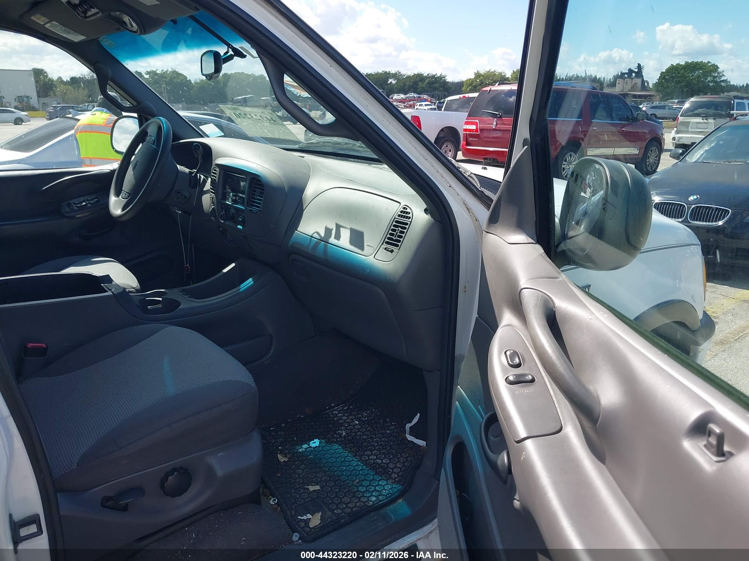 FORD EXPEDITION image 5
