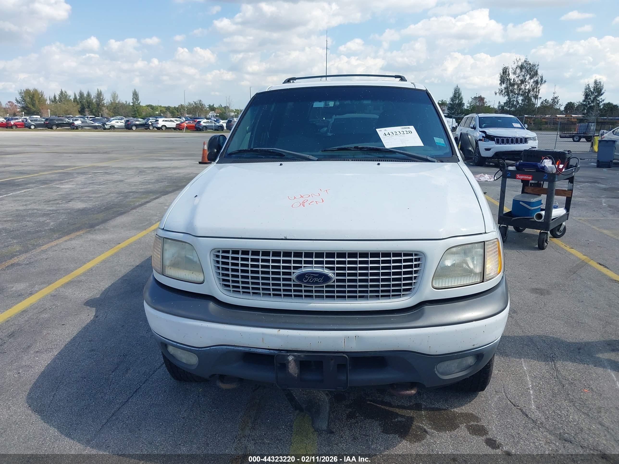 FORD EXPEDITION image 6