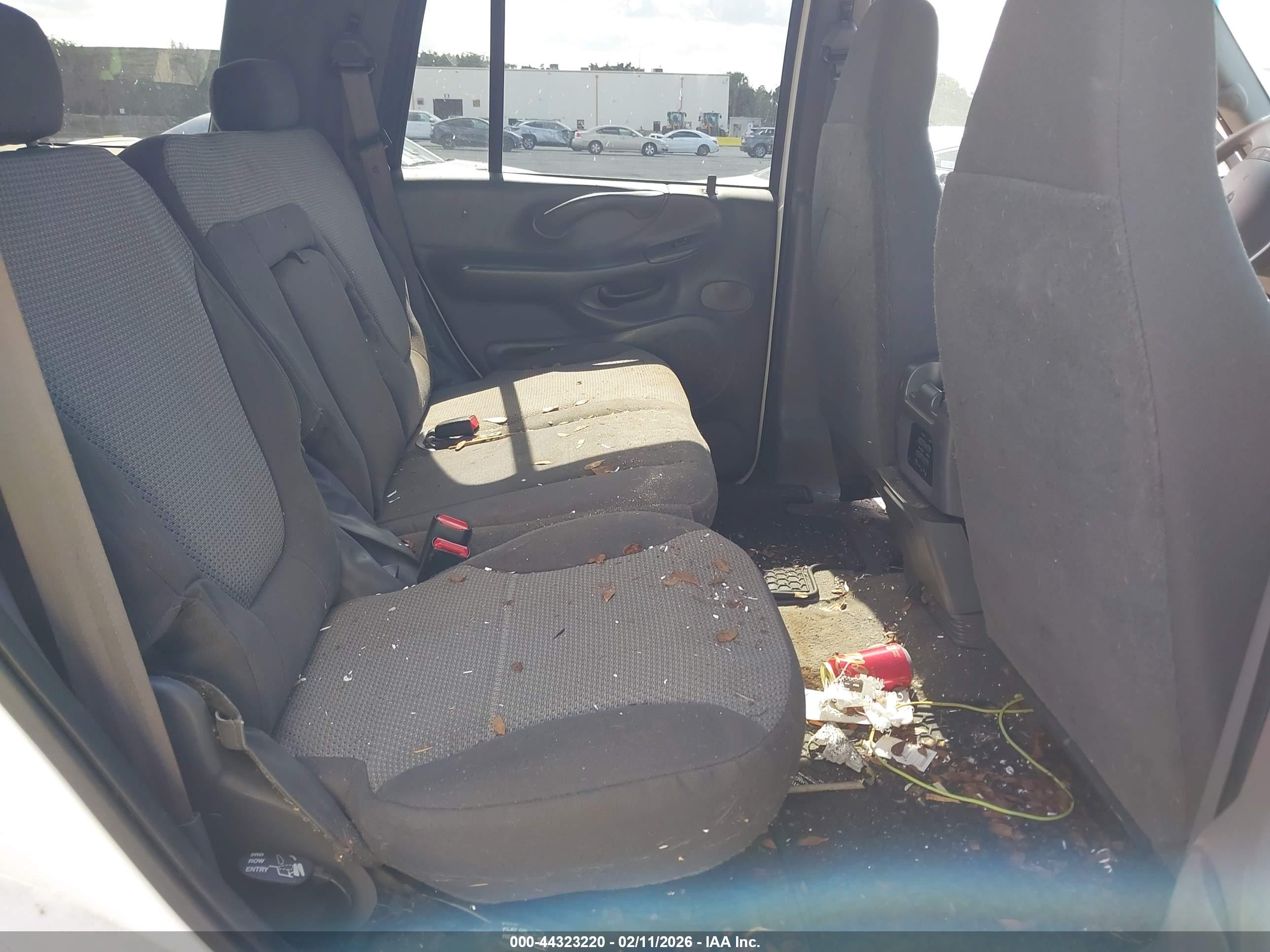 FORD EXPEDITION image 8