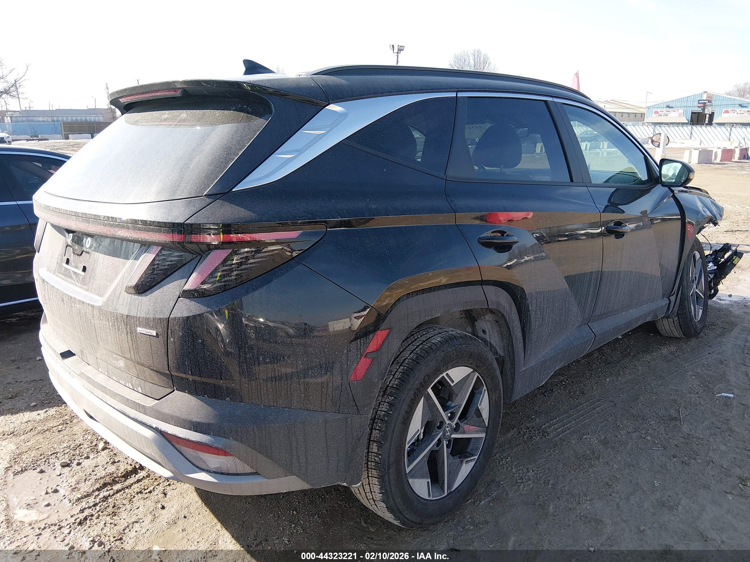 HYUNDAI TUCSON image 4