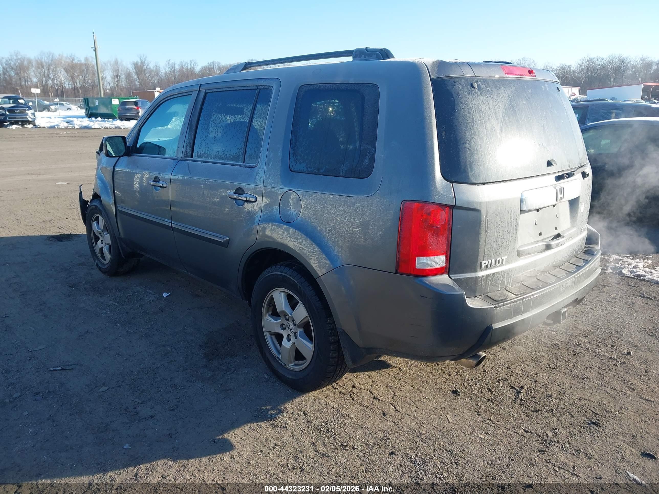 HONDA PILOT image 3
