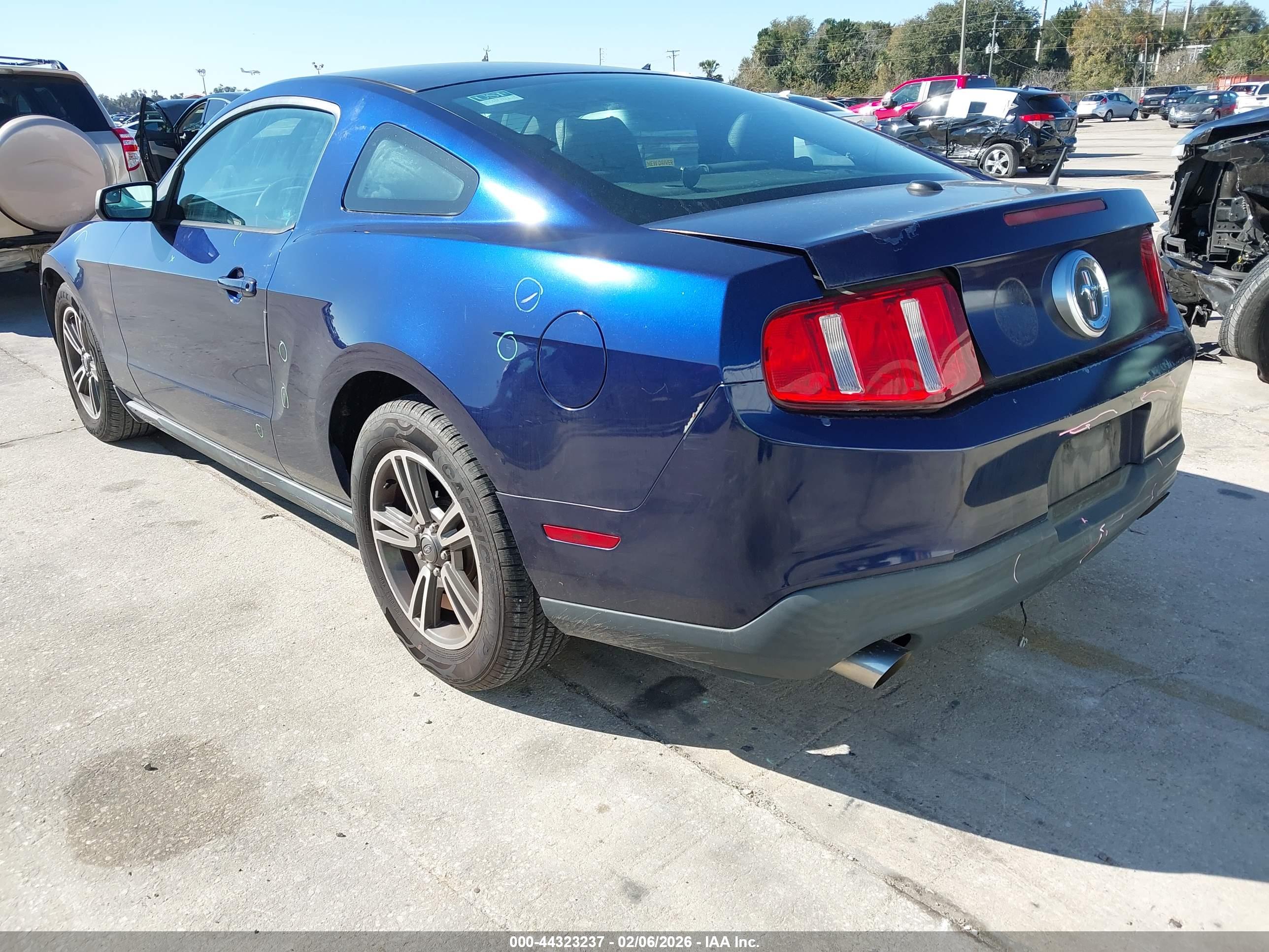 FORD MUSTANG image 3